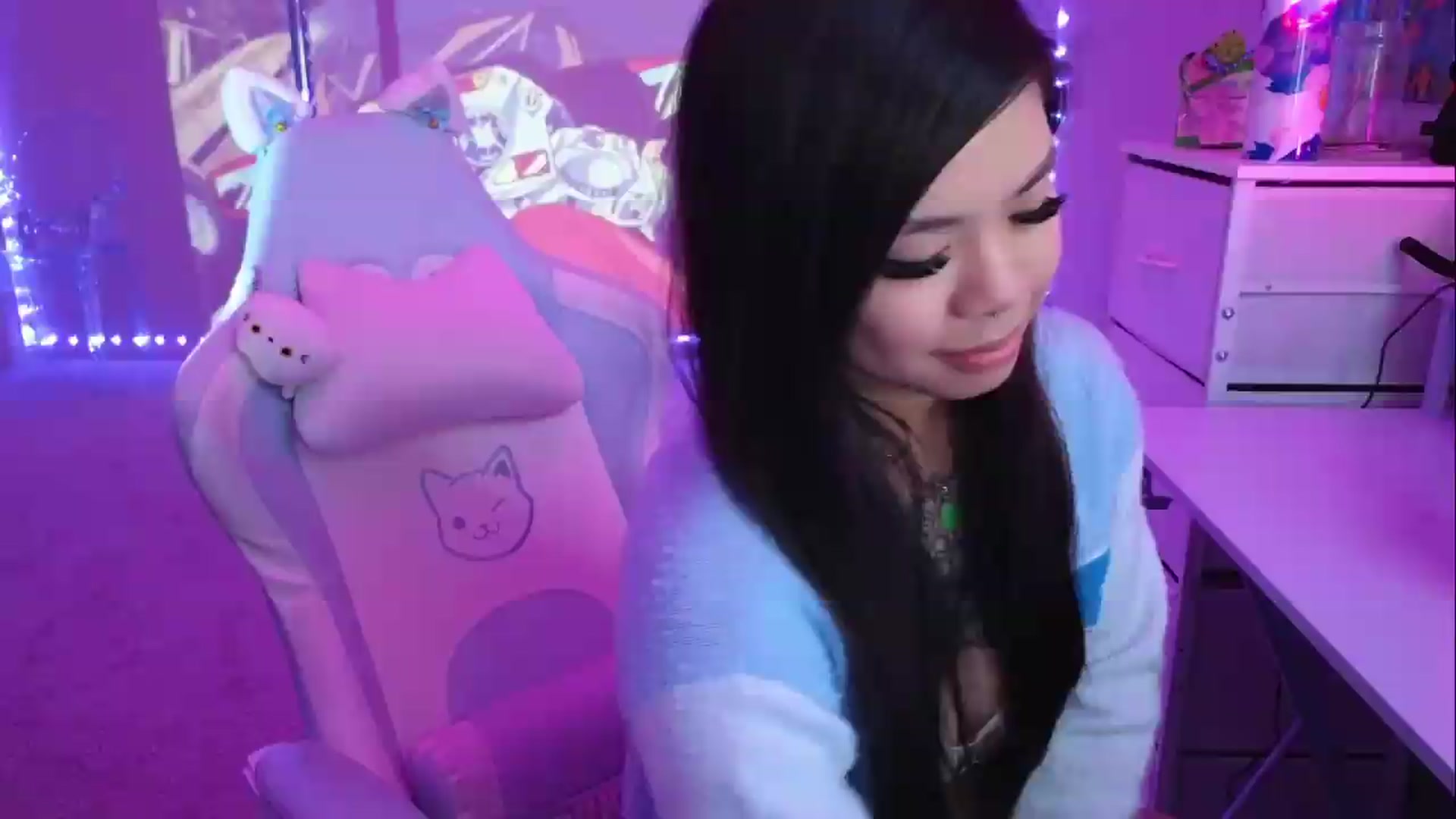 Gallery image thumbnail from dolllface's myfreecams stream on, 08/04/2026, 09:16 image 3 of 20