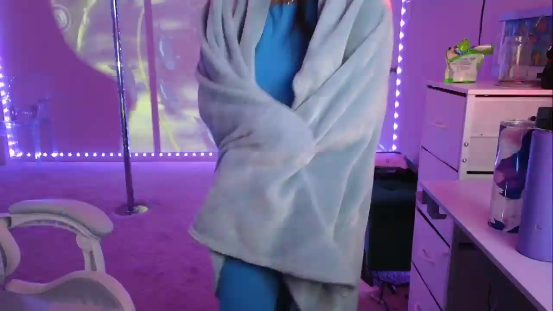 Gallery image thumbnail from dolllface's myfreecams stream on, 08/04/2026, 11:36 image 3 of 20