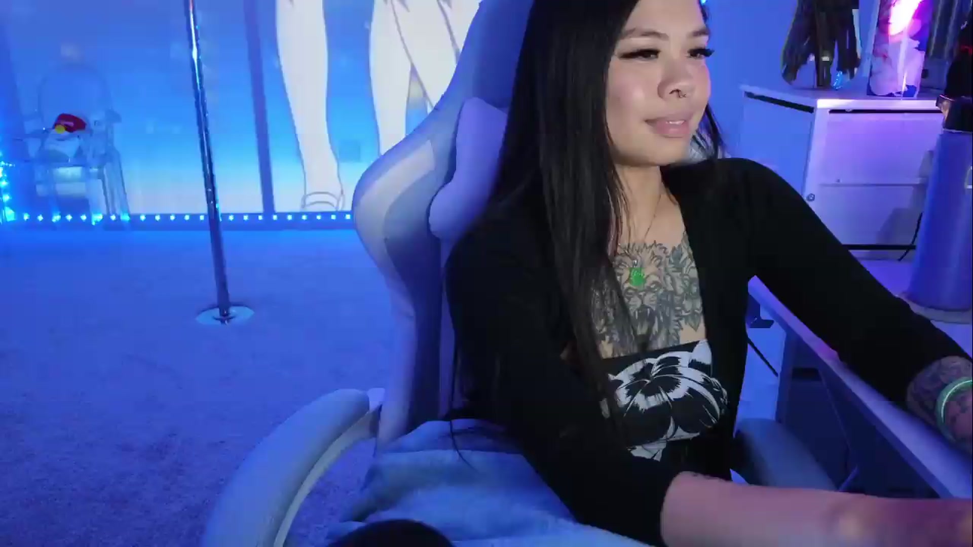 Gallery image thumbnail from dolllface's myfreecams stream on, 08/05/2026, 09:43 image 17 of 20
