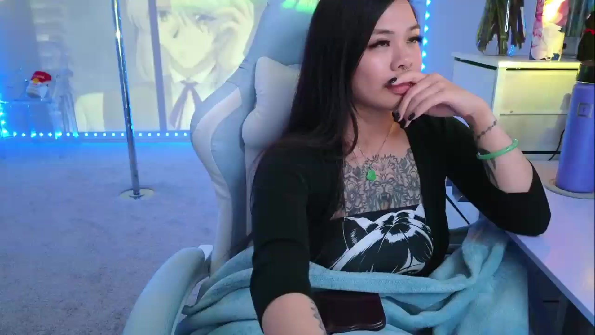 Gallery image thumbnail from dolllface's myfreecams stream on, 08/05/2026, 09:43 image 4 of 20