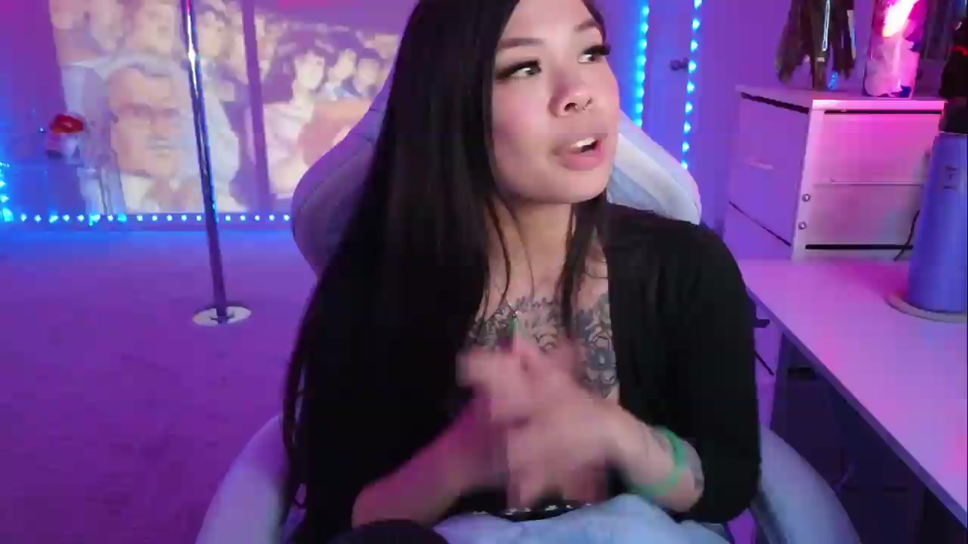 Gallery image thumbnail from dolllface's myfreecams stream on, 08/05/2026, 09:43 image 8 of 20