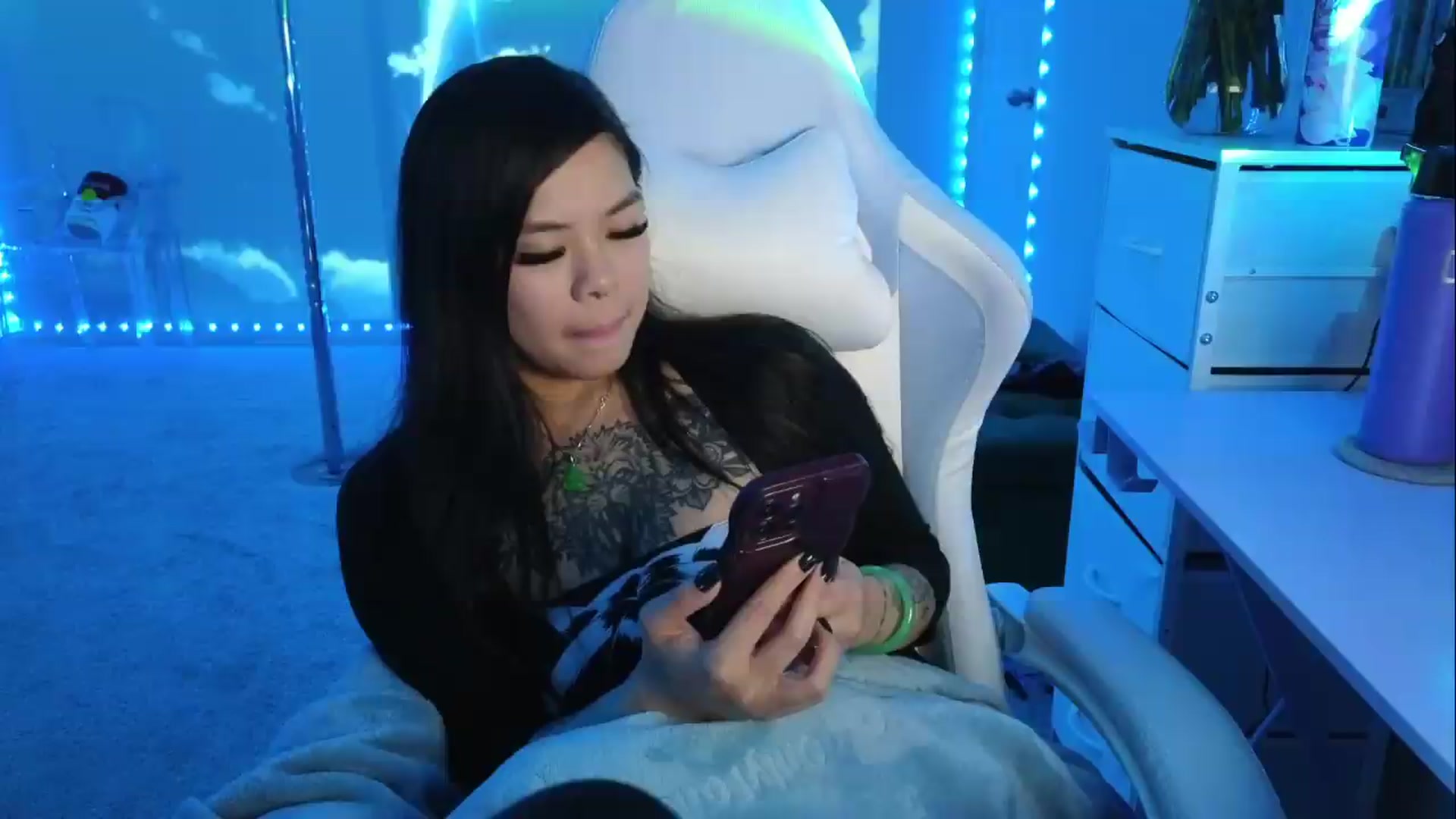 Gallery image thumbnail from dolllface's myfreecams stream on, 08/05/2026, 10:26 image 3 of 20
