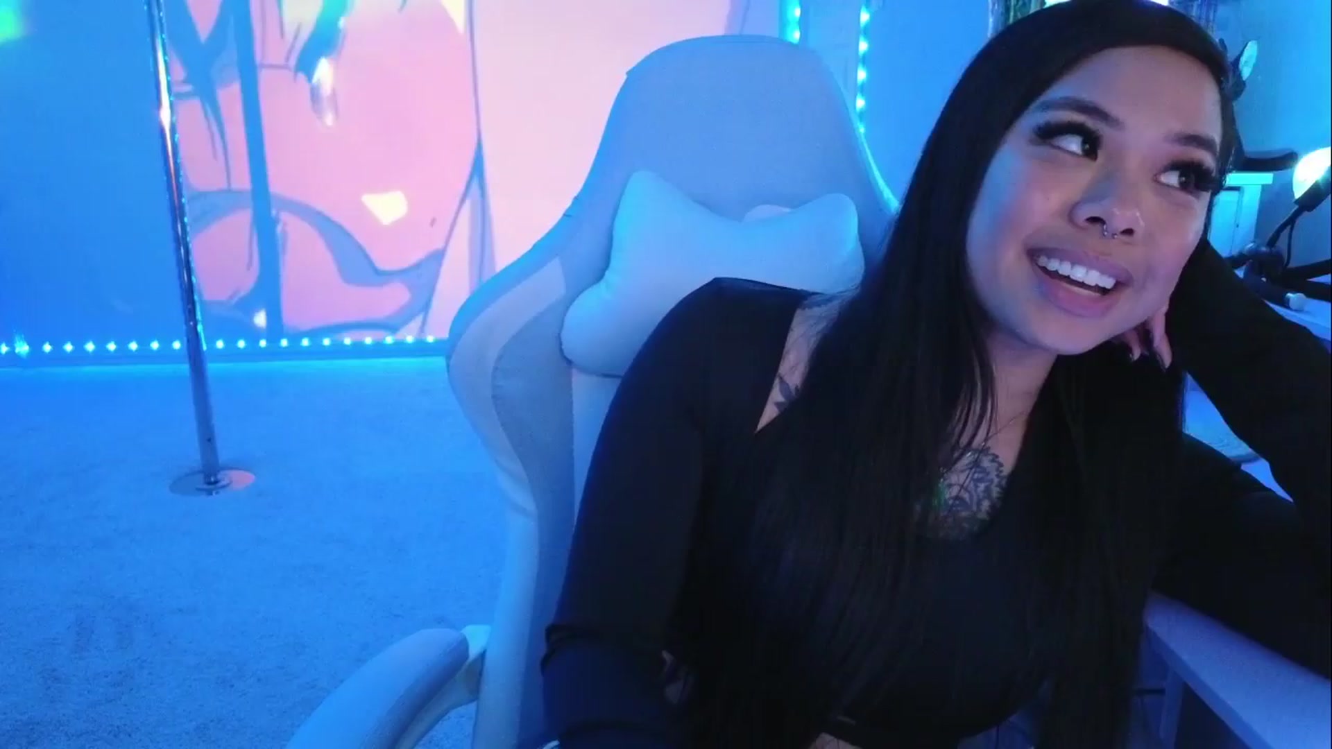 Gallery image thumbnail from dolllface's myfreecams stream on, 08/06/2026, 11:34 image 5 of 20