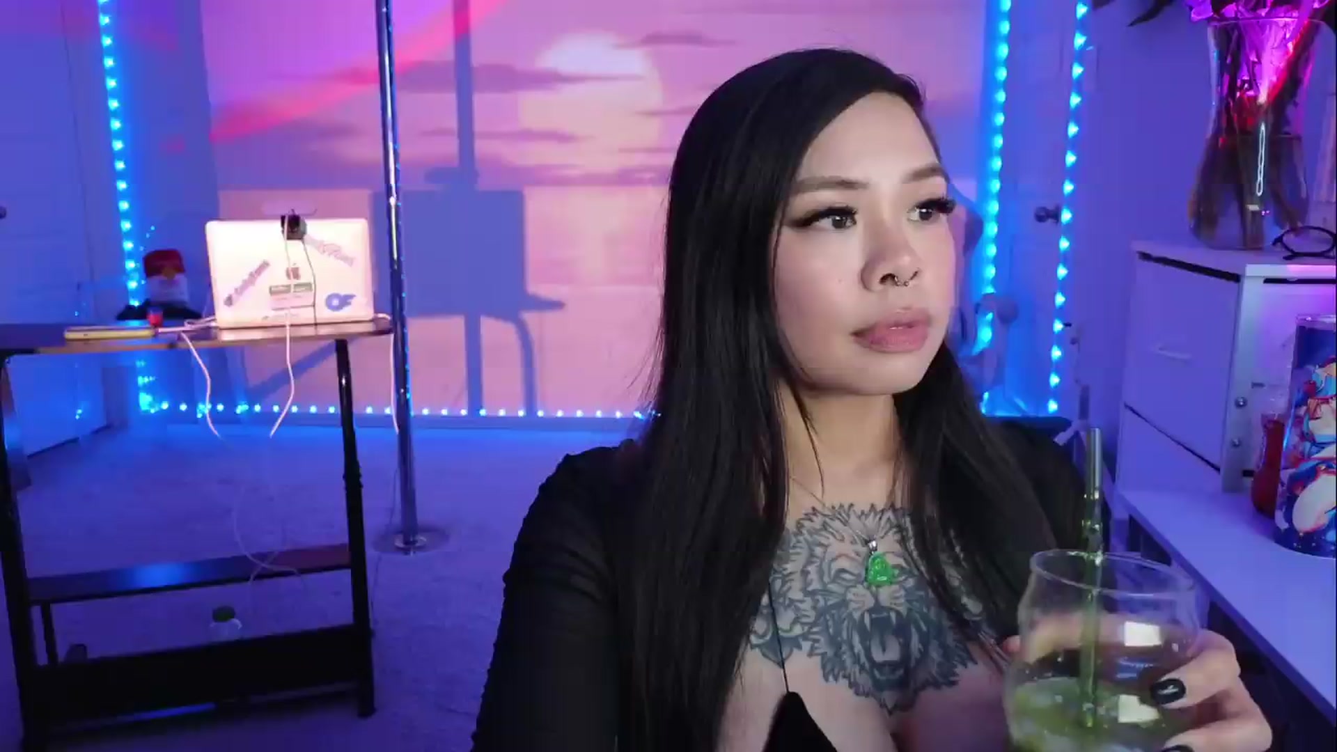 Gallery image thumbnail from dolllface's myfreecams stream on, 08/08/2026, 03:53 image 3 of 20