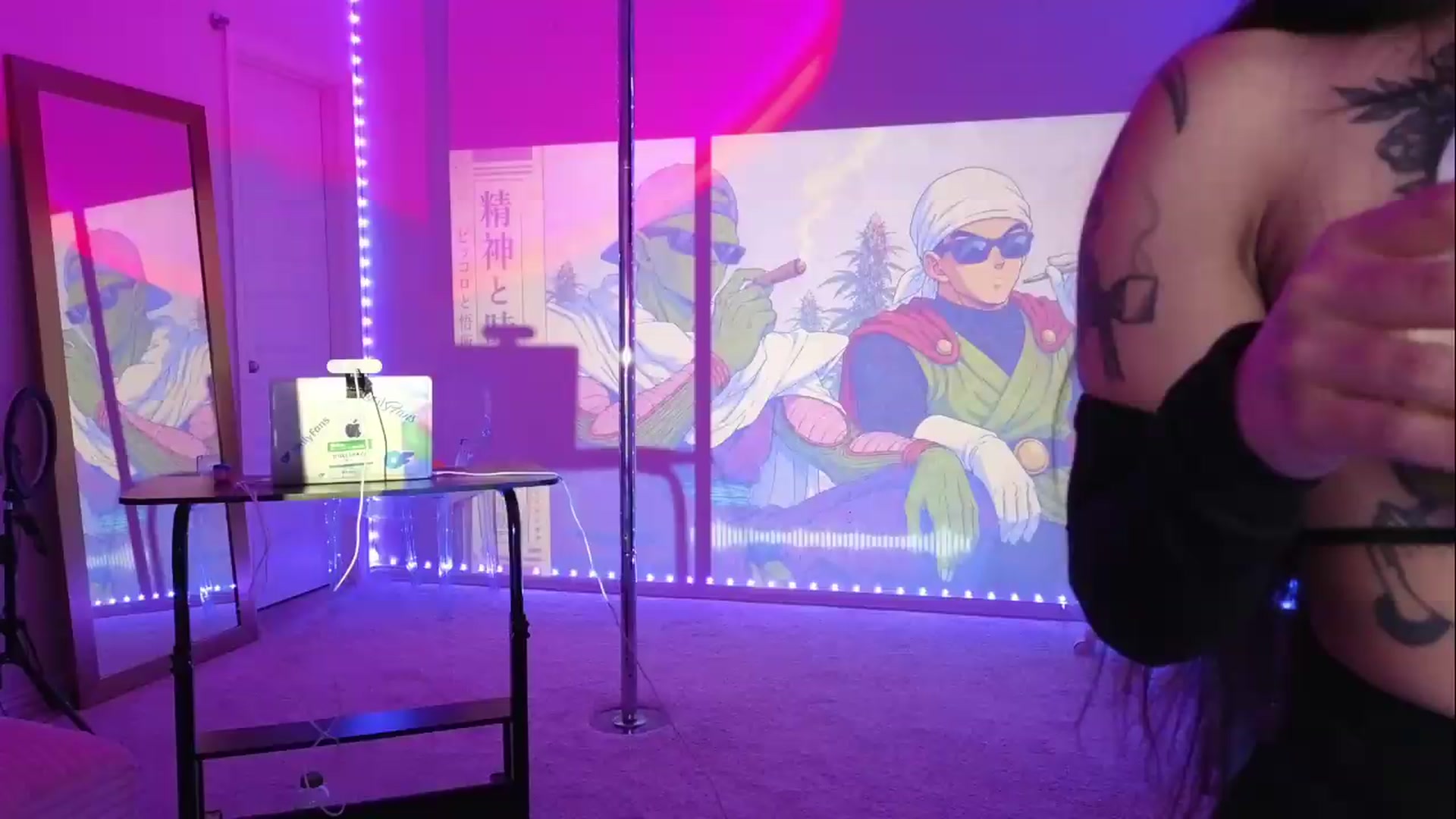 Gallery image thumbnail from dolllface's myfreecams stream on, 08/09/2026, 03:35 image 2 of 20