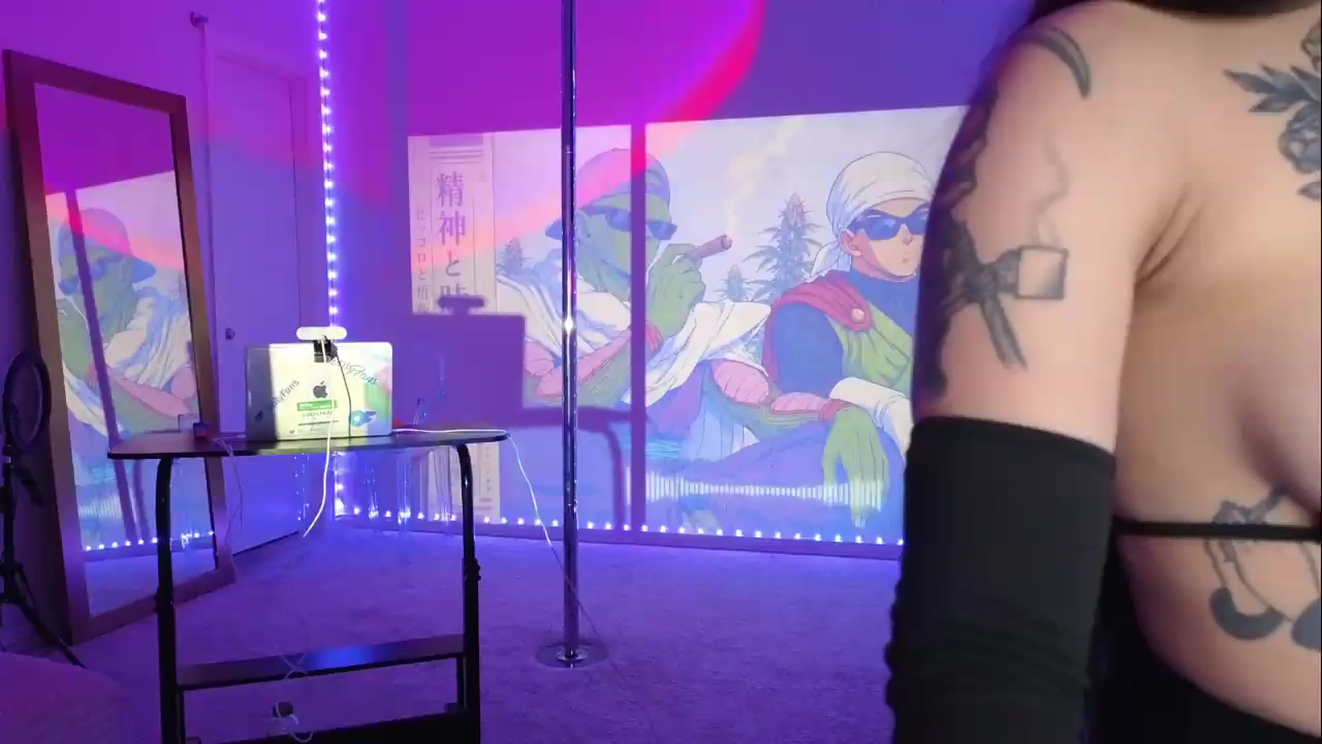 Gallery image thumbnail from dolllface's myfreecams stream on, 08/09/2026, 03:35 image 6 of 20