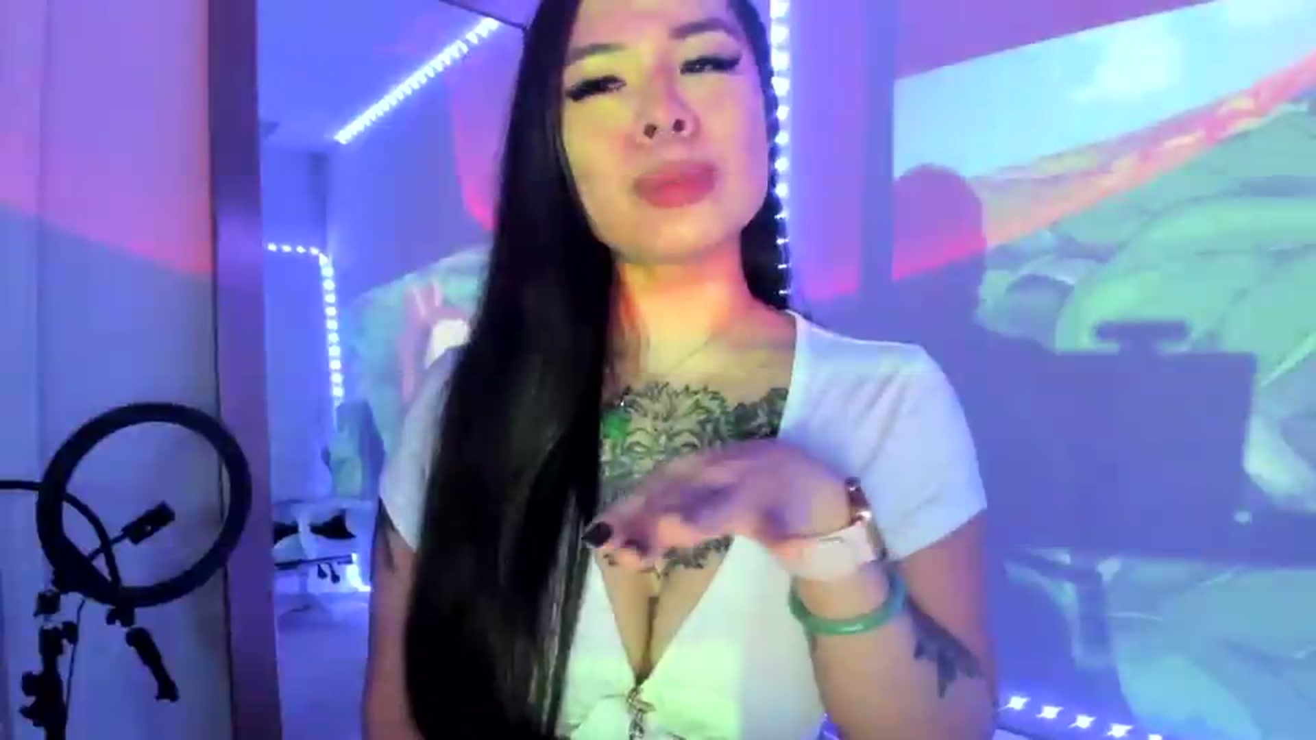 Gallery image thumbnail from dolllface's myfreecams stream on, 08/10/2026, 07:02 image 6 of 20
