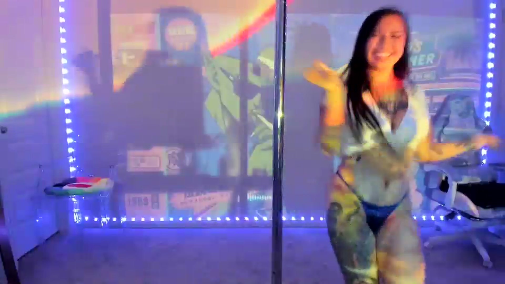 Gallery image thumbnail from dolllface's myfreecams stream on, 08/10/2026, 09:08 image 3 of 20