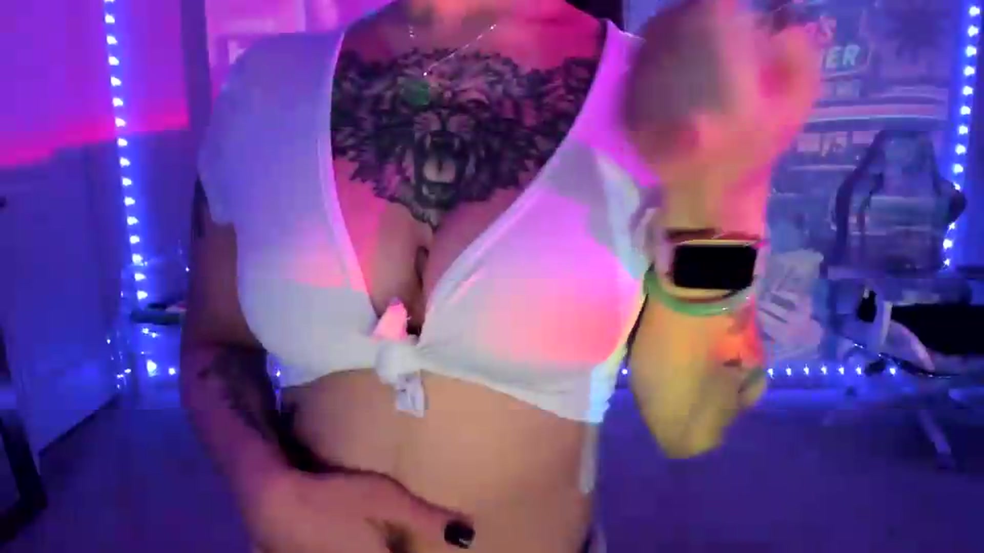 Gallery image thumbnail from dolllface's myfreecams stream on, 08/10/2026, 09:08 image 17 of 20