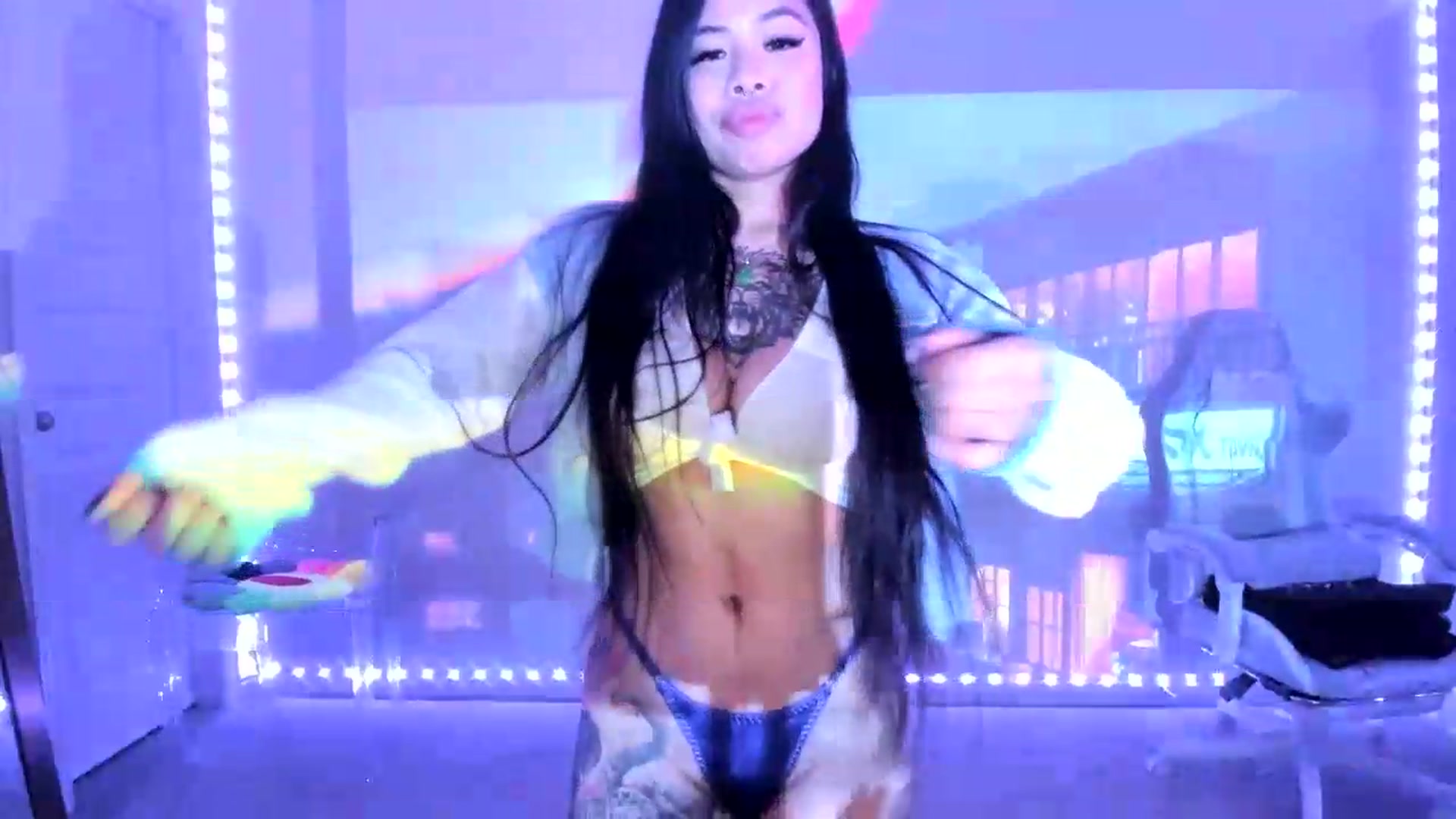 Gallery image thumbnail from dolllface's myfreecams stream on, 08/10/2026, 13:28 image 17 of 20