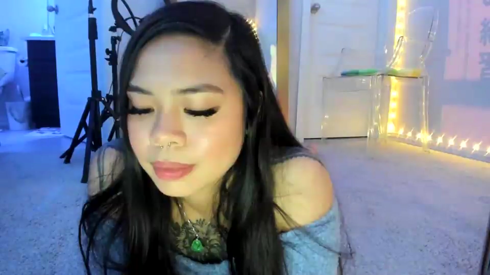 Gallery image thumbnail from dolllface's myfreecams stream on, 08/11/2026, 05:43 image 15 of 20