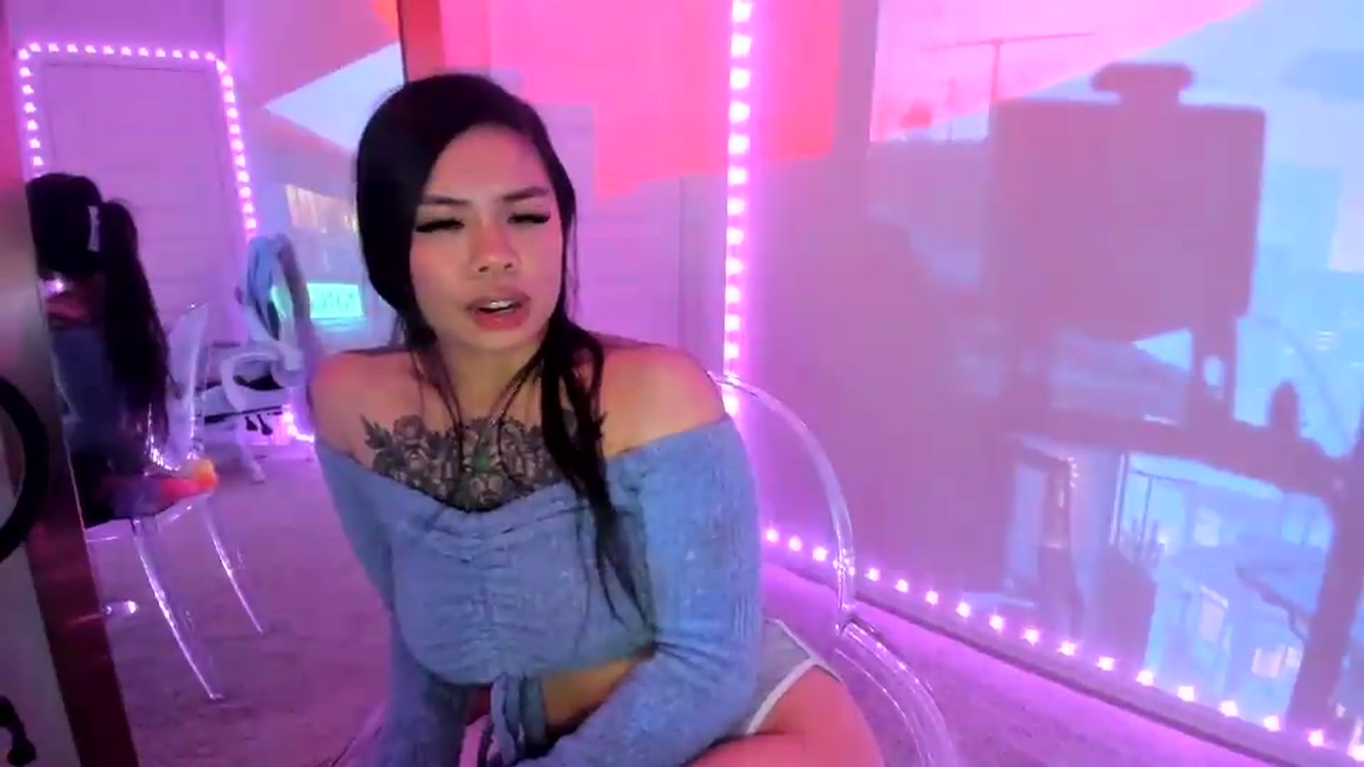Gallery image thumbnail from dolllface's myfreecams stream on, 08/11/2026, 09:55 image 17 of 20