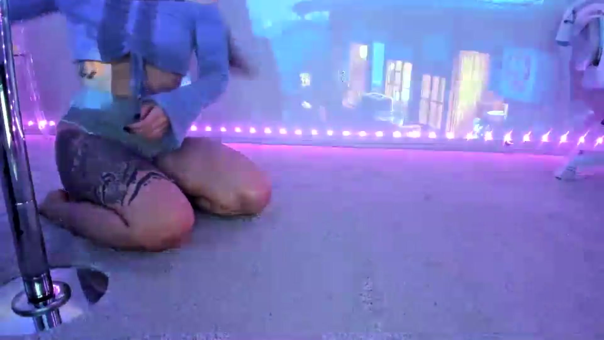 Gallery image thumbnail from dolllface's myfreecams stream on, 08/11/2026, 09:55 image 13 of 20