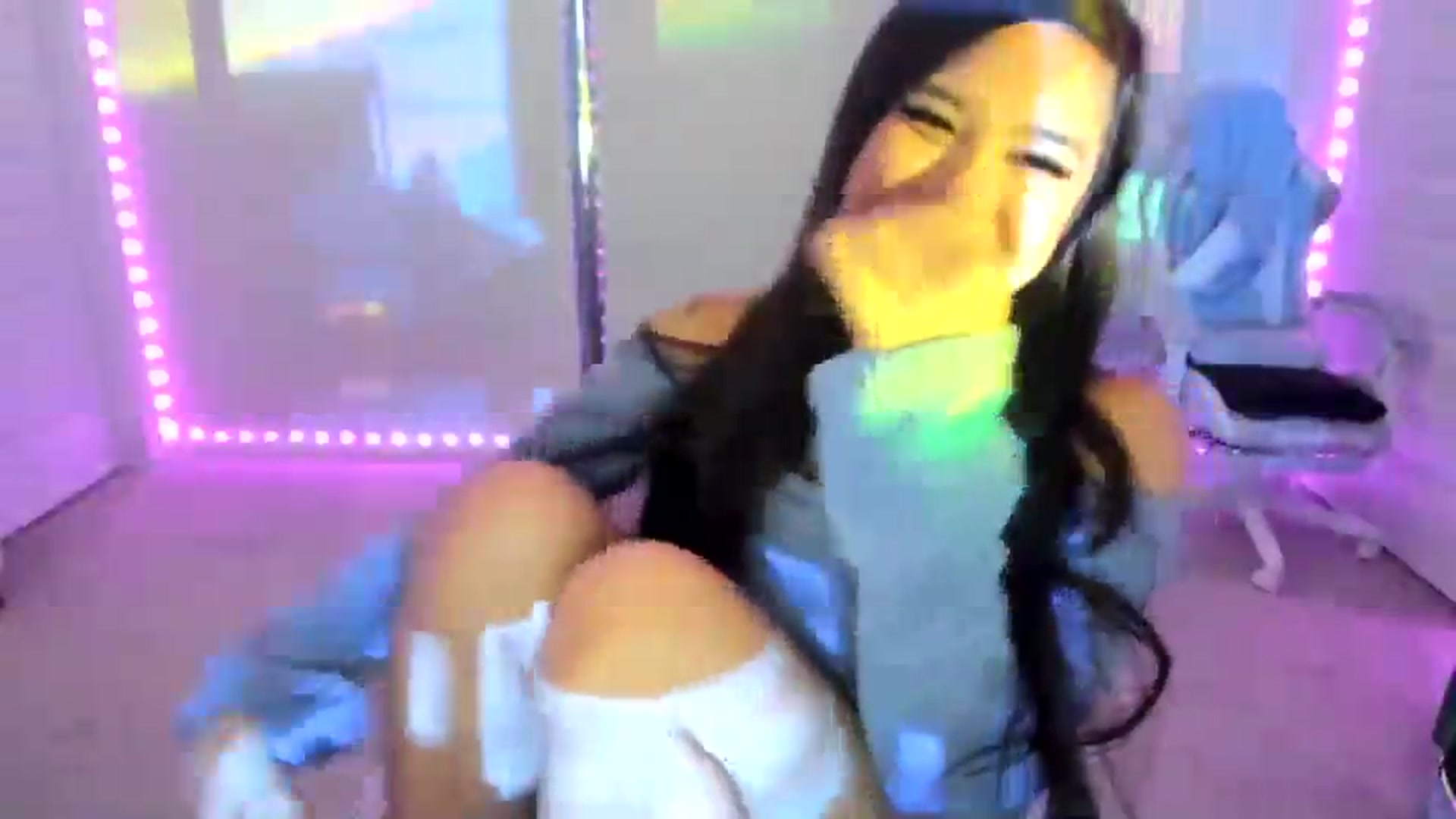 Gallery image thumbnail from dolllface's myfreecams stream on, 08/11/2026, 12:25 image 7 of 20