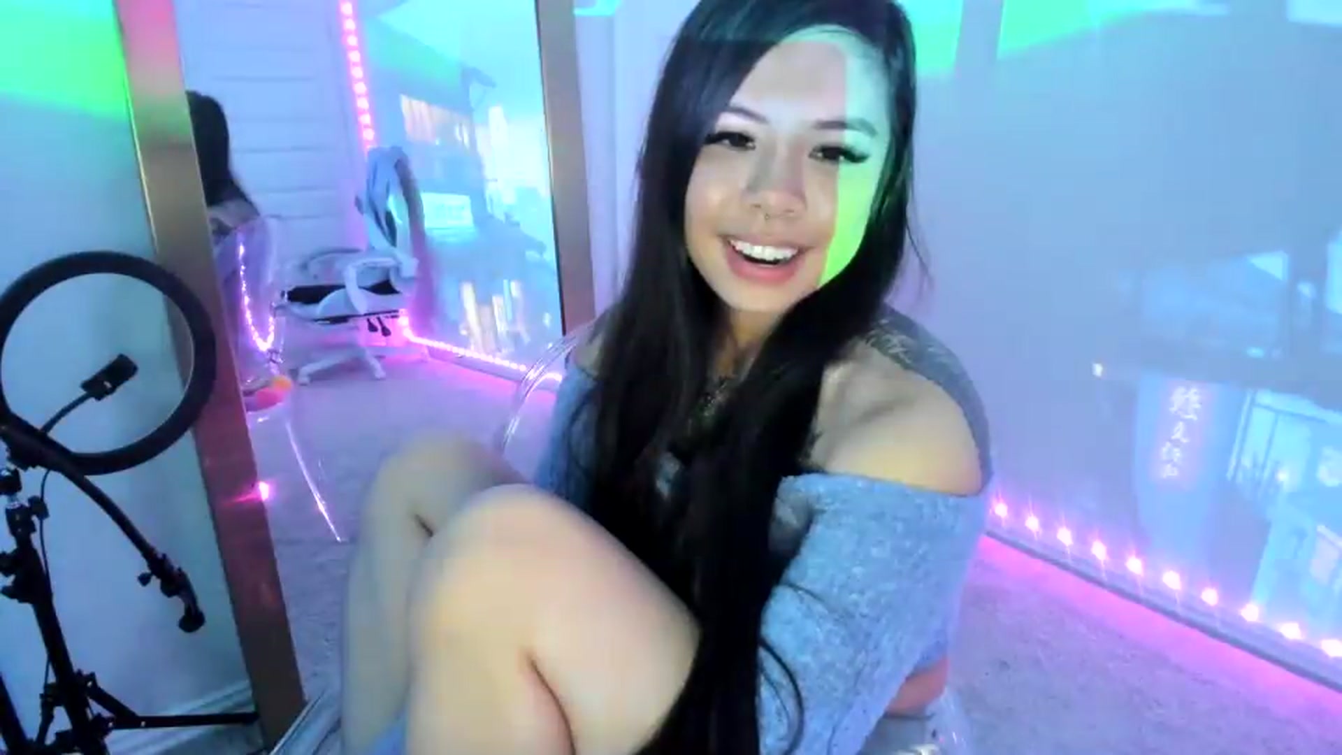 Gallery image thumbnail from dolllface's myfreecams stream on, 08/11/2026, 12:25 image 15 of 20