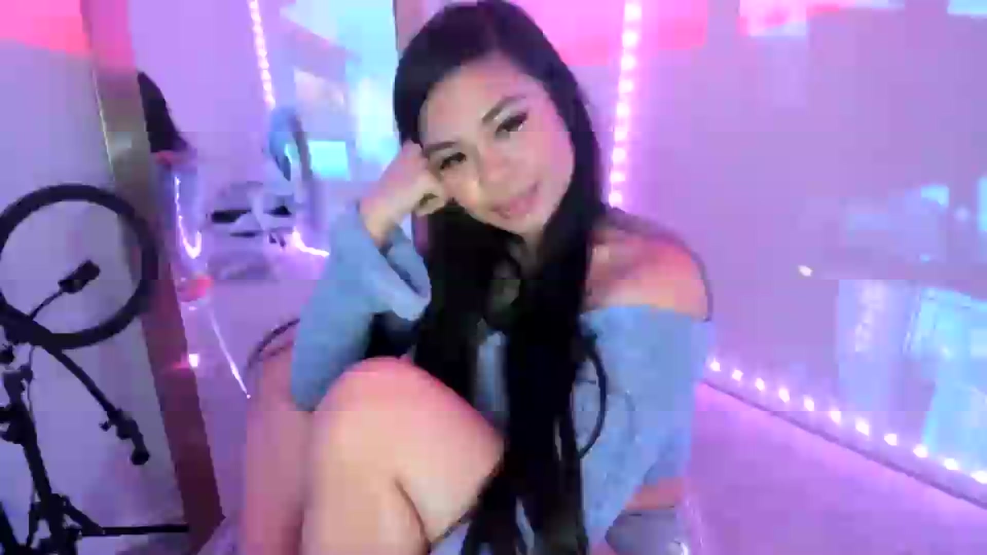 Gallery image thumbnail from dolllface's myfreecams stream on, 08/11/2026, 12:25 image 14 of 20