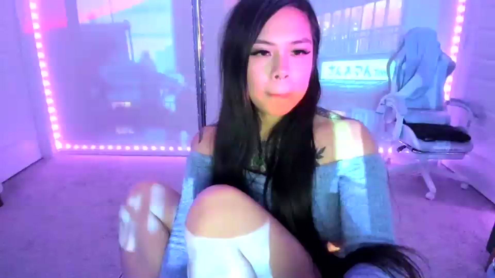 Gallery image thumbnail from dolllface's myfreecams stream on, 08/11/2026, 12:25 image 6 of 20