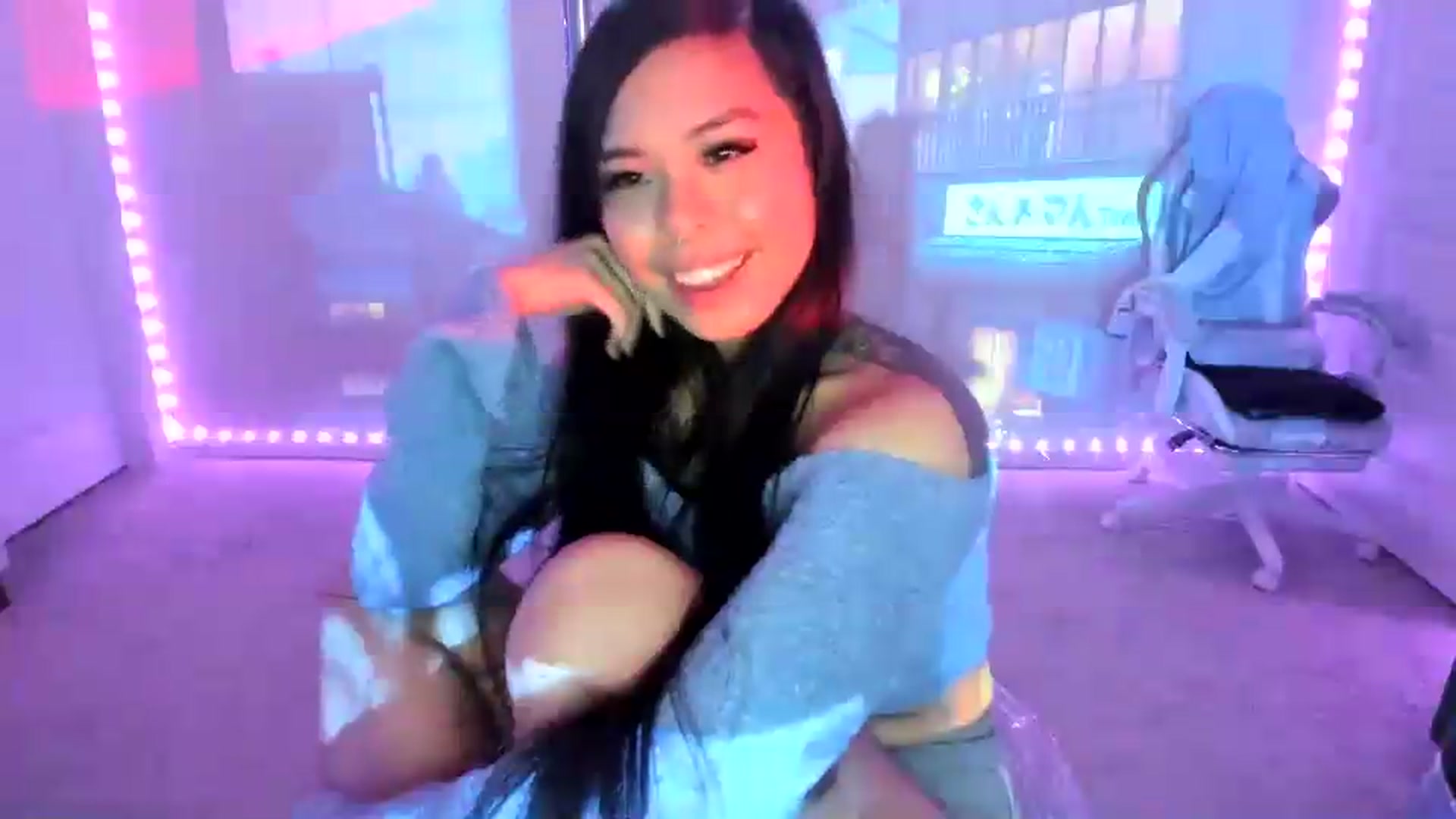 Gallery image thumbnail from dolllface's myfreecams stream on, 08/11/2026, 12:25 image 9 of 20