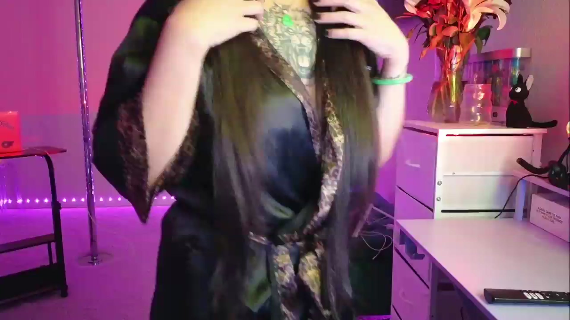 Gallery image thumbnail from dolllface's myfreecams stream on, 08/12/2026, 02:09 image 11 of 20