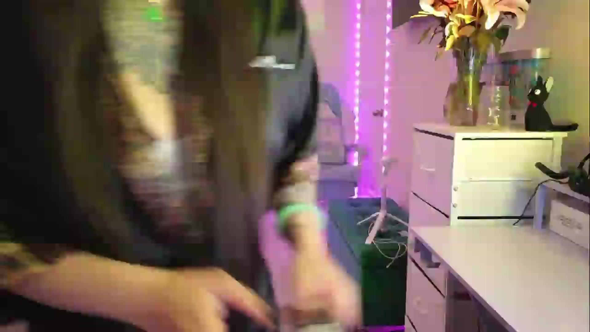 Gallery image thumbnail from dolllface's myfreecams stream on, 08/12/2026, 02:09 image 7 of 20