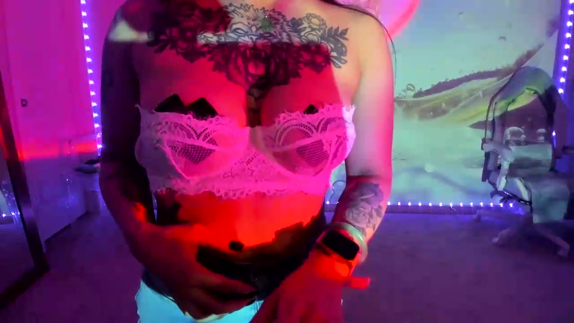 Gallery image thumbnail from dolllface's myfreecams stream on, 08/12/2026, 03:23 image 11 of 20