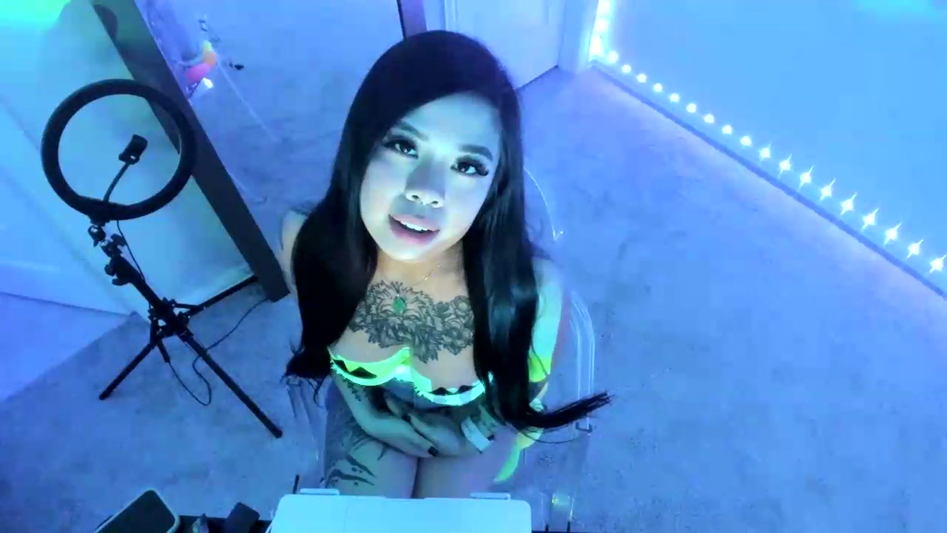 Gallery image thumbnail from dolllface's myfreecams stream on, 08/12/2026, 06:11 image 15 of 20