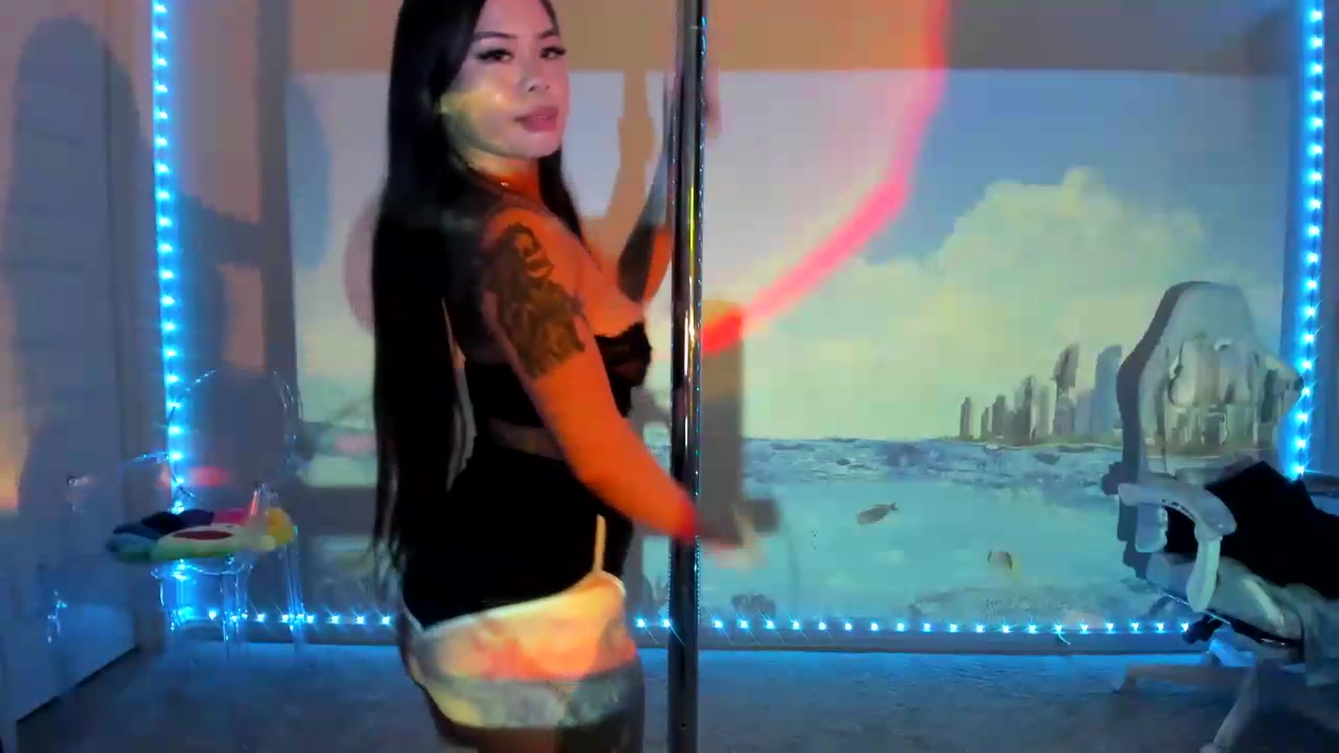 Gallery image thumbnail from dolllface's myfreecams stream on, 08/13/2026, 05:54 image 15 of 20