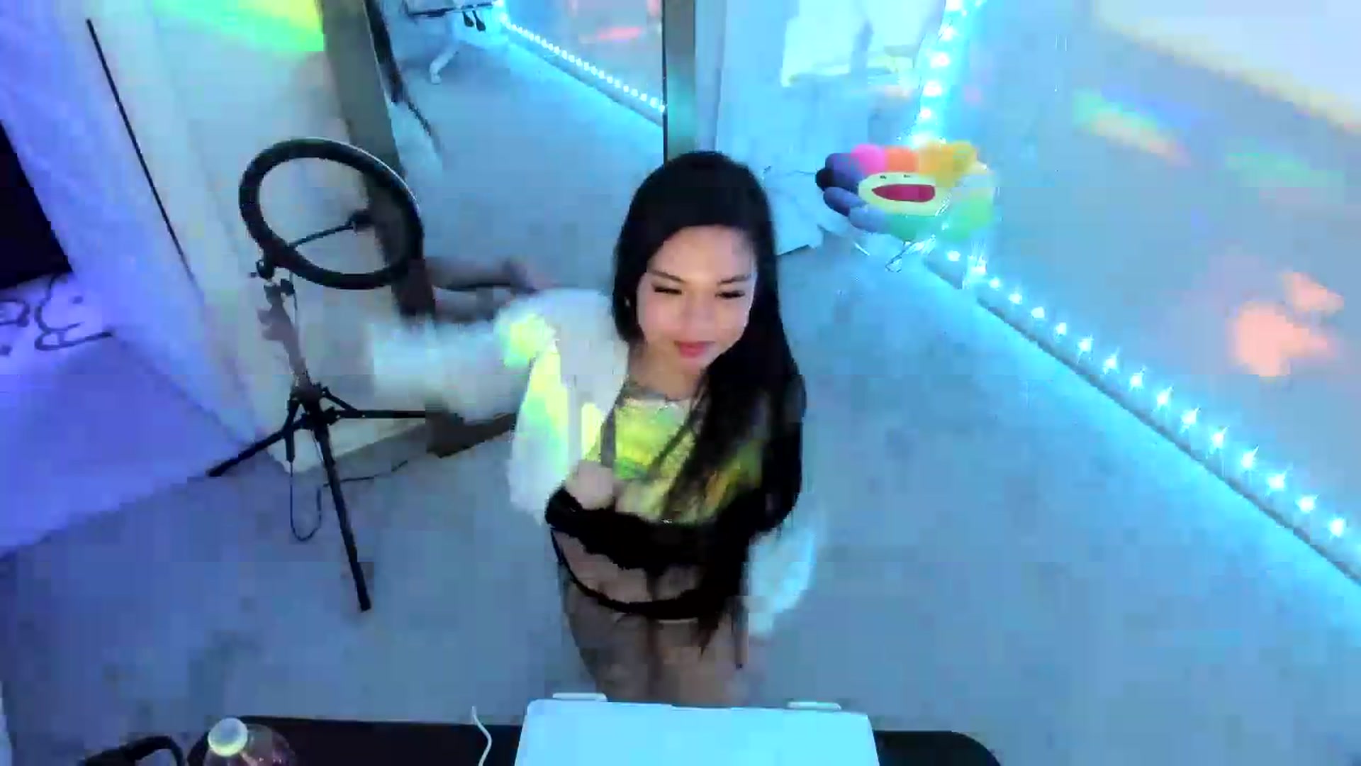 Gallery image thumbnail from dolllface's myfreecams stream on, 08/13/2026, 11:43 image 2 of 20