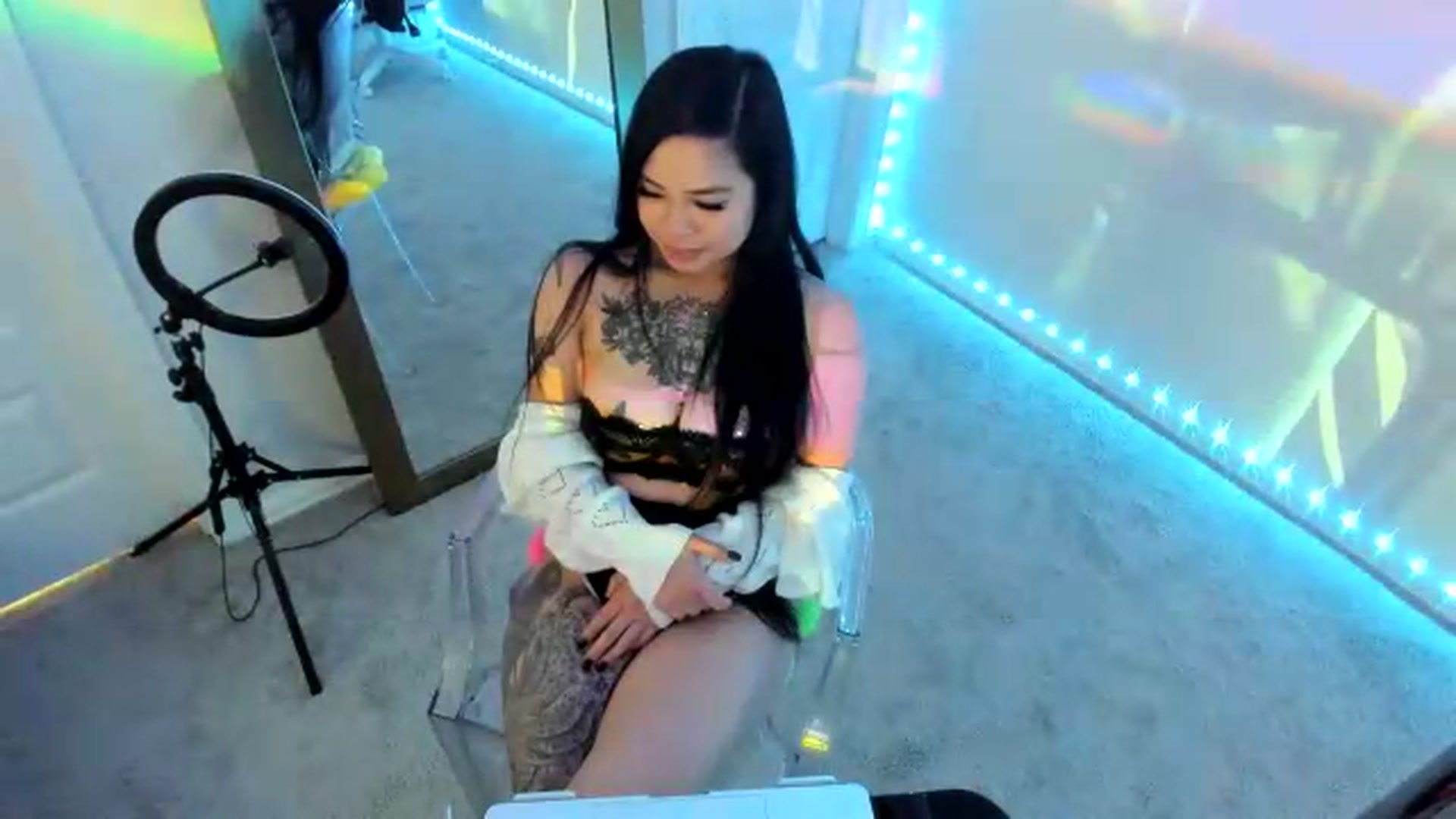 Gallery image thumbnail from dolllface's myfreecams stream on, 08/13/2026, 13:35 image 20 of 20