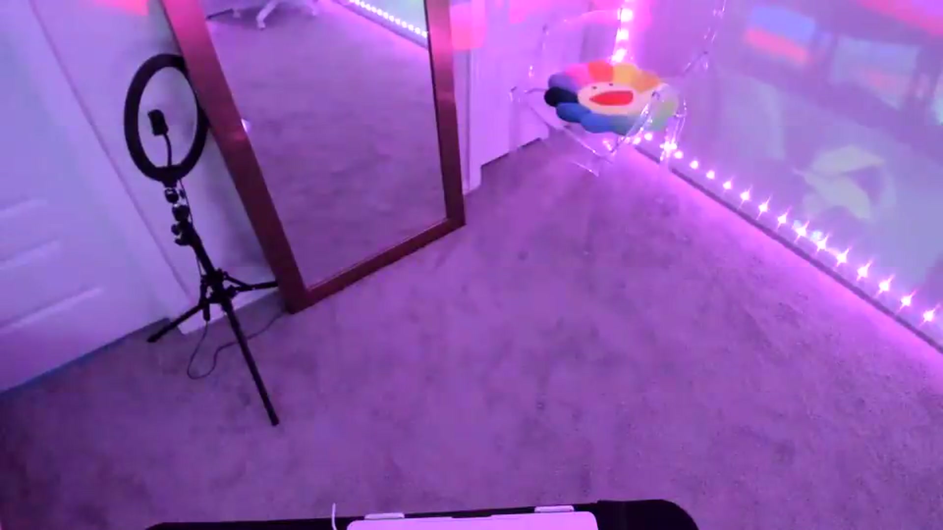 Gallery image thumbnail from dolllface's myfreecams stream on, 08/14/2026, 03:52 image 10 of 20