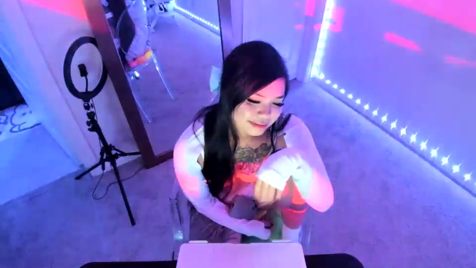Gallery image thumbnail from dolllface's myfreecams stream on, 08/14/2026, 10:04 image 8 of 20