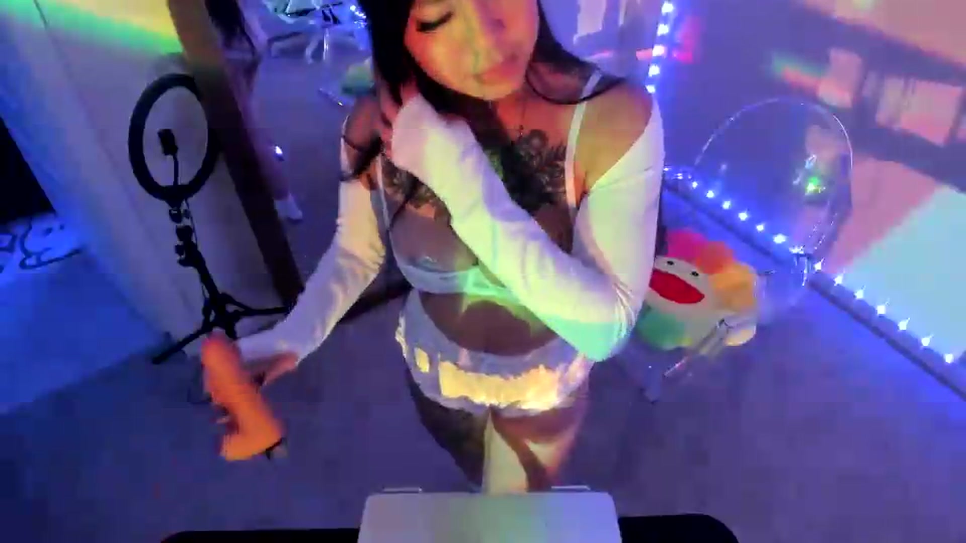 Gallery image thumbnail from dolllface's myfreecams stream on, 08/14/2026, 10:04 image 16 of 20