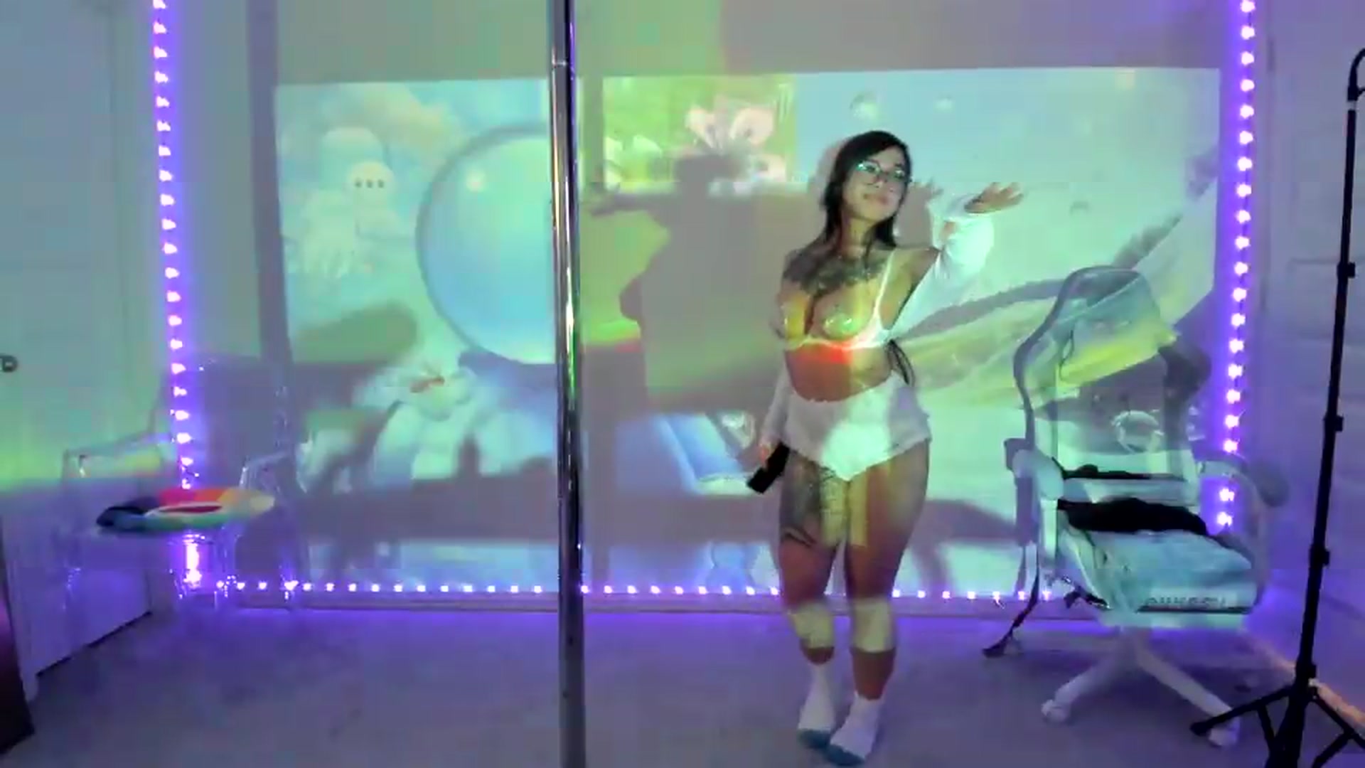 Gallery image thumbnail from dolllface's myfreecams stream on, 08/14/2026, 13:46 image 13 of 20