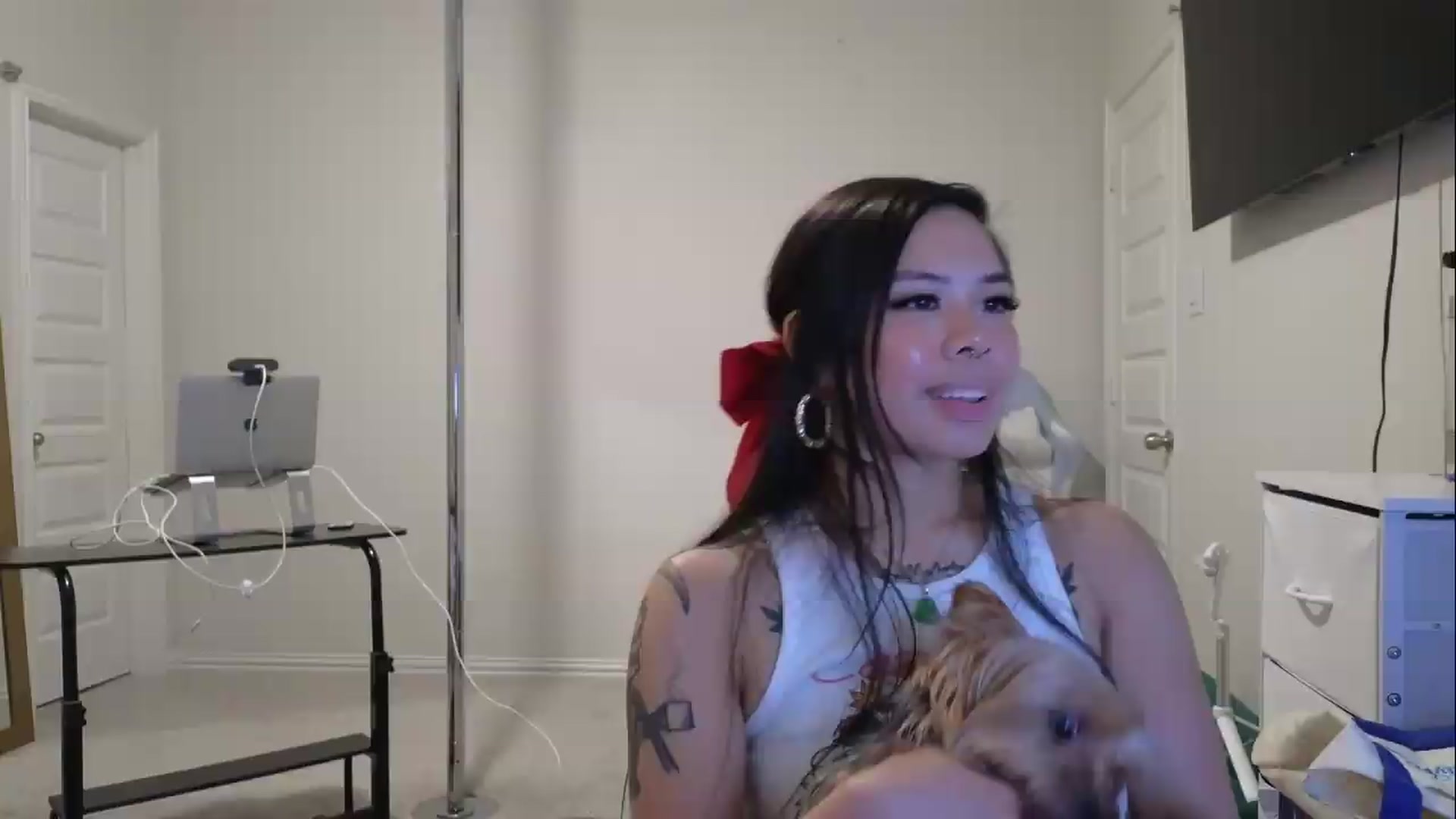 Gallery image thumbnail from dolllface's myfreecams stream on, 08/15/2026, 01:58 image 1 of 20