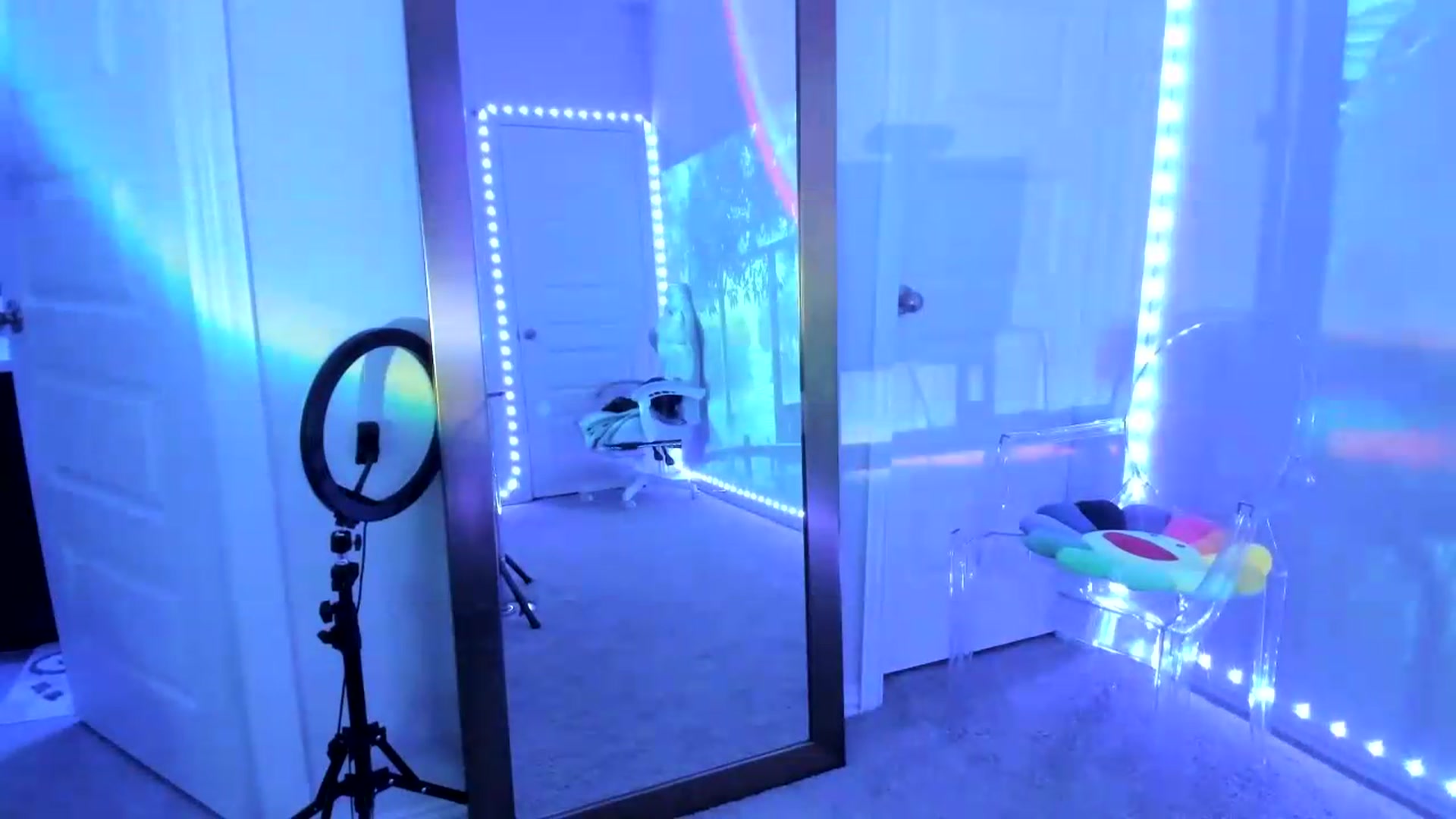 Gallery image thumbnail from dolllface's myfreecams stream on, 08/15/2026, 06:13 image 16 of 20