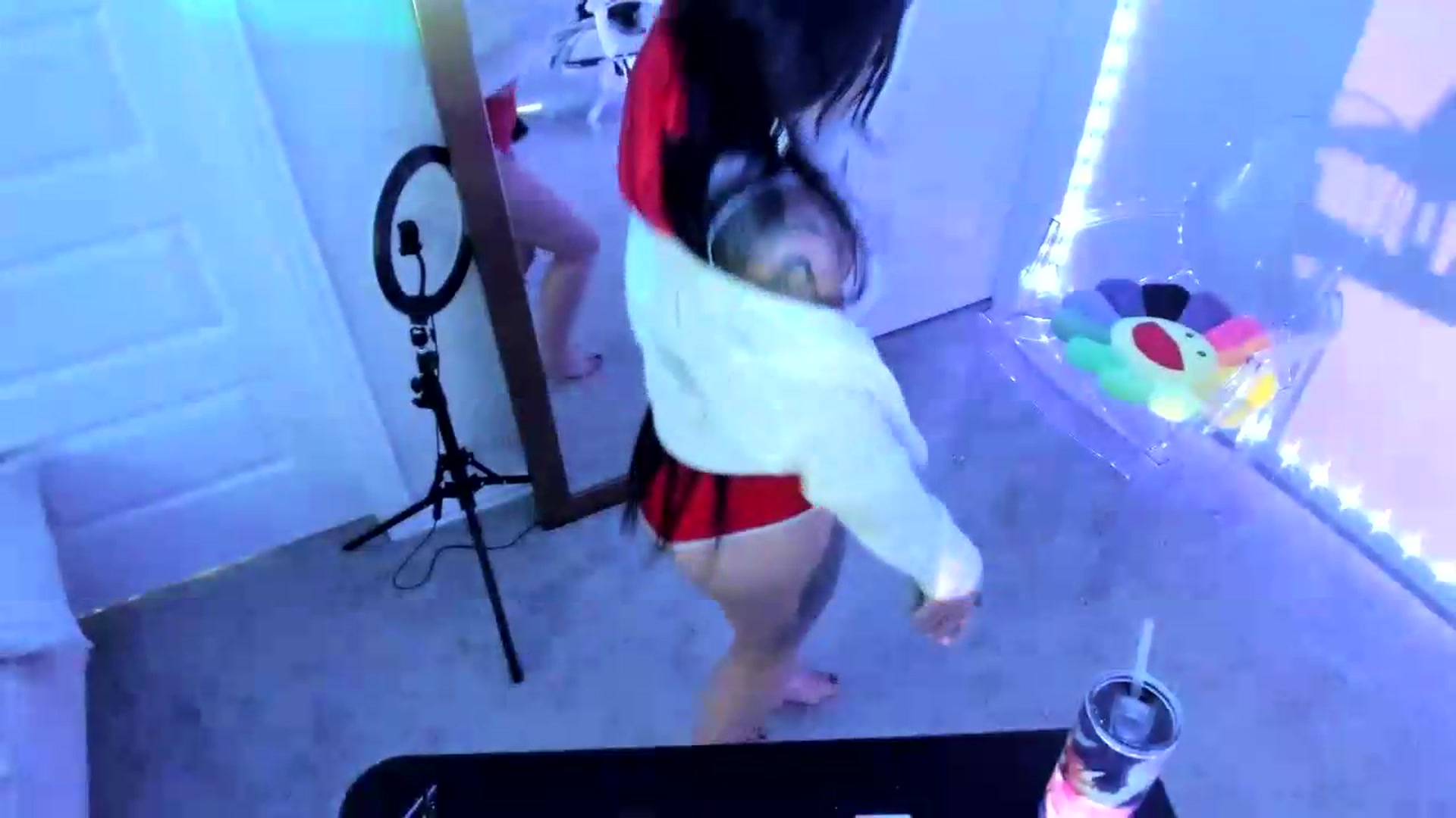 Gallery image thumbnail from dolllface's myfreecams stream on, 08/15/2026, 16:49 image 15 of 20