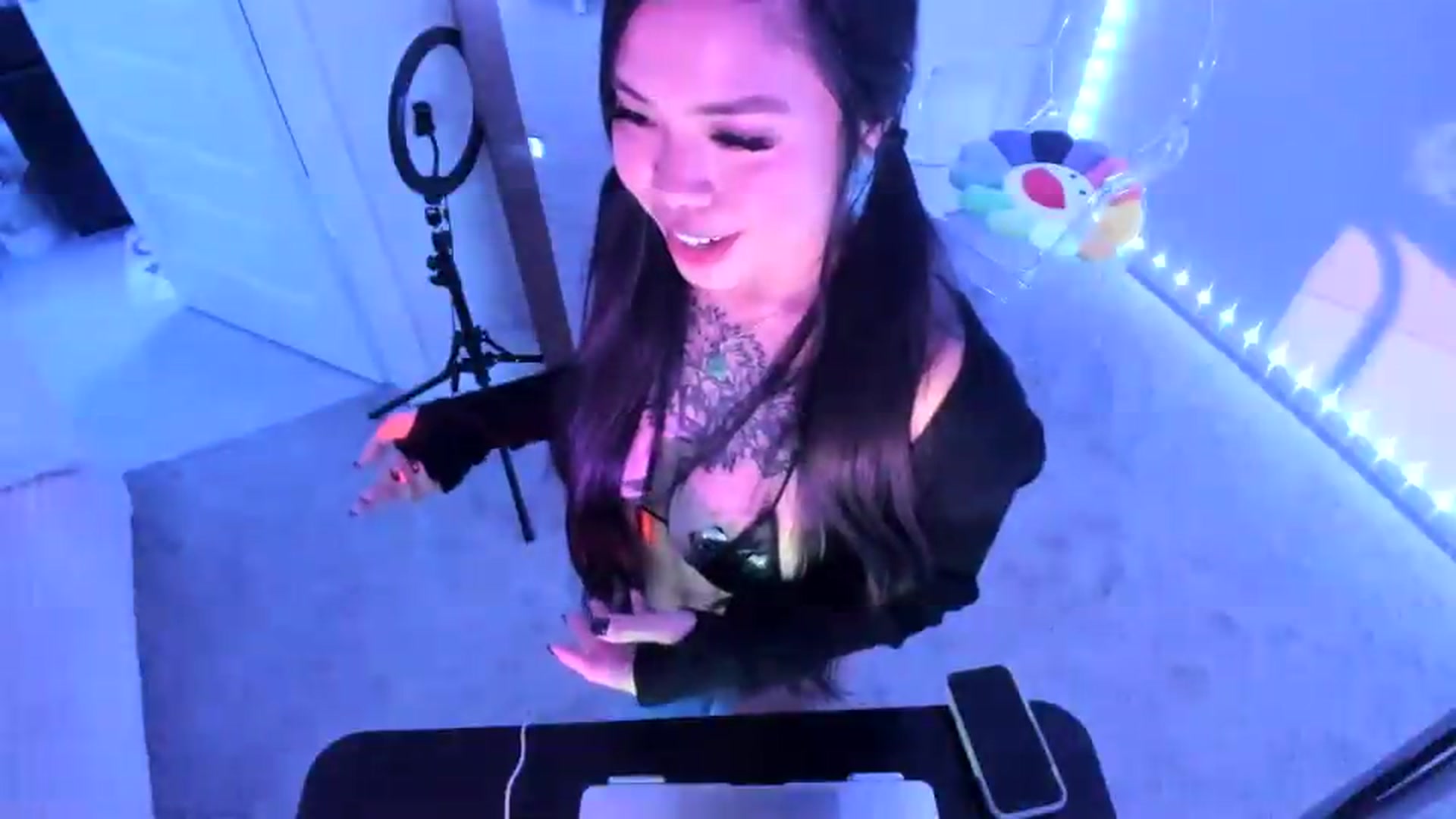 Gallery image thumbnail from dolllface's myfreecams stream on, 08/16/2026, 10:00 image 6 of 20