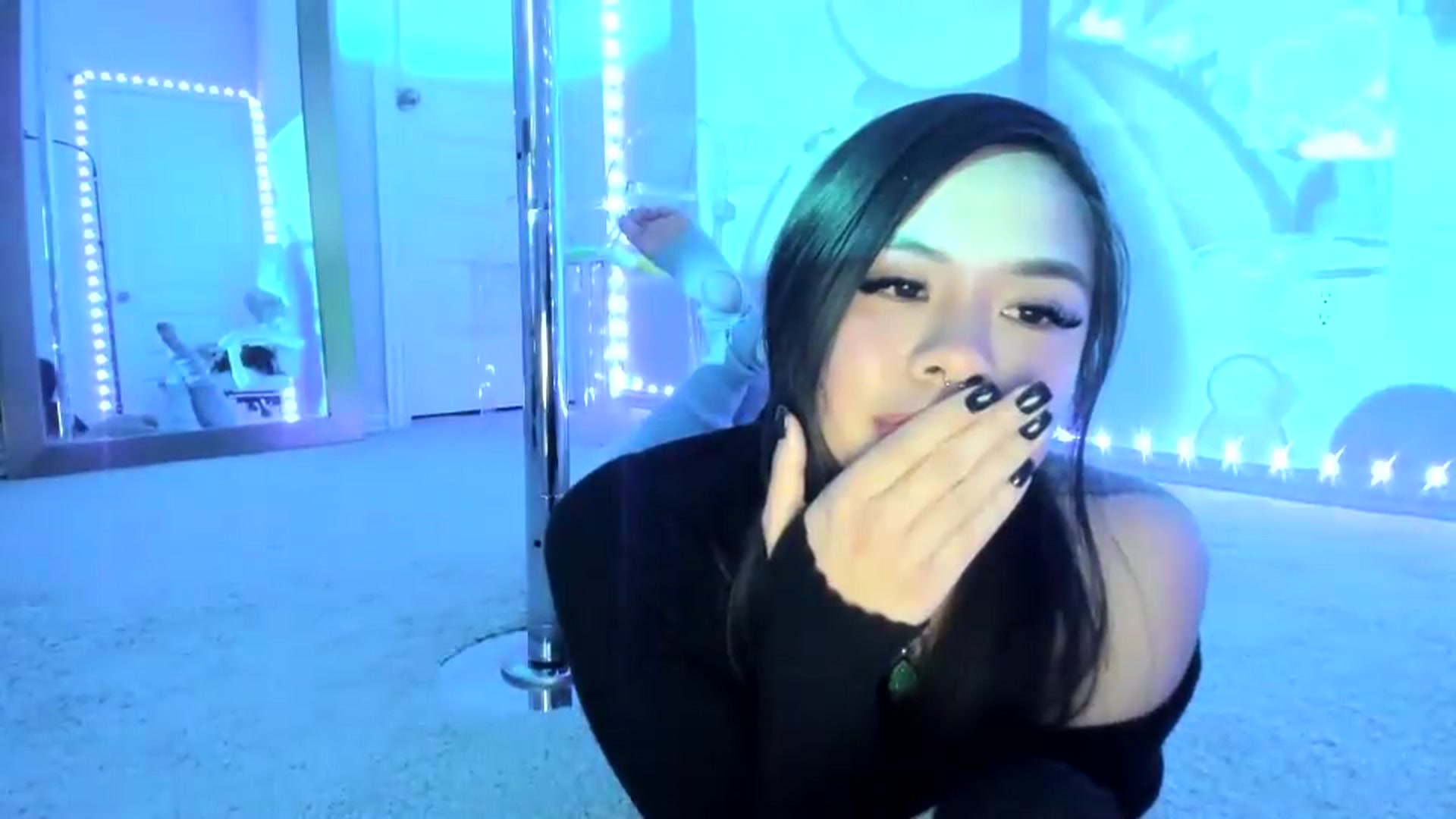 Gallery image thumbnail from dolllface's myfreecams stream on, 08/16/2026, 10:00 image 20 of 20