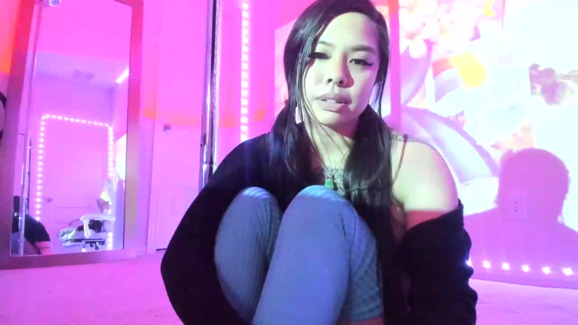 Gallery image thumbnail from dolllface's myfreecams stream on, 08/16/2026, 10:21 image 6 of 20