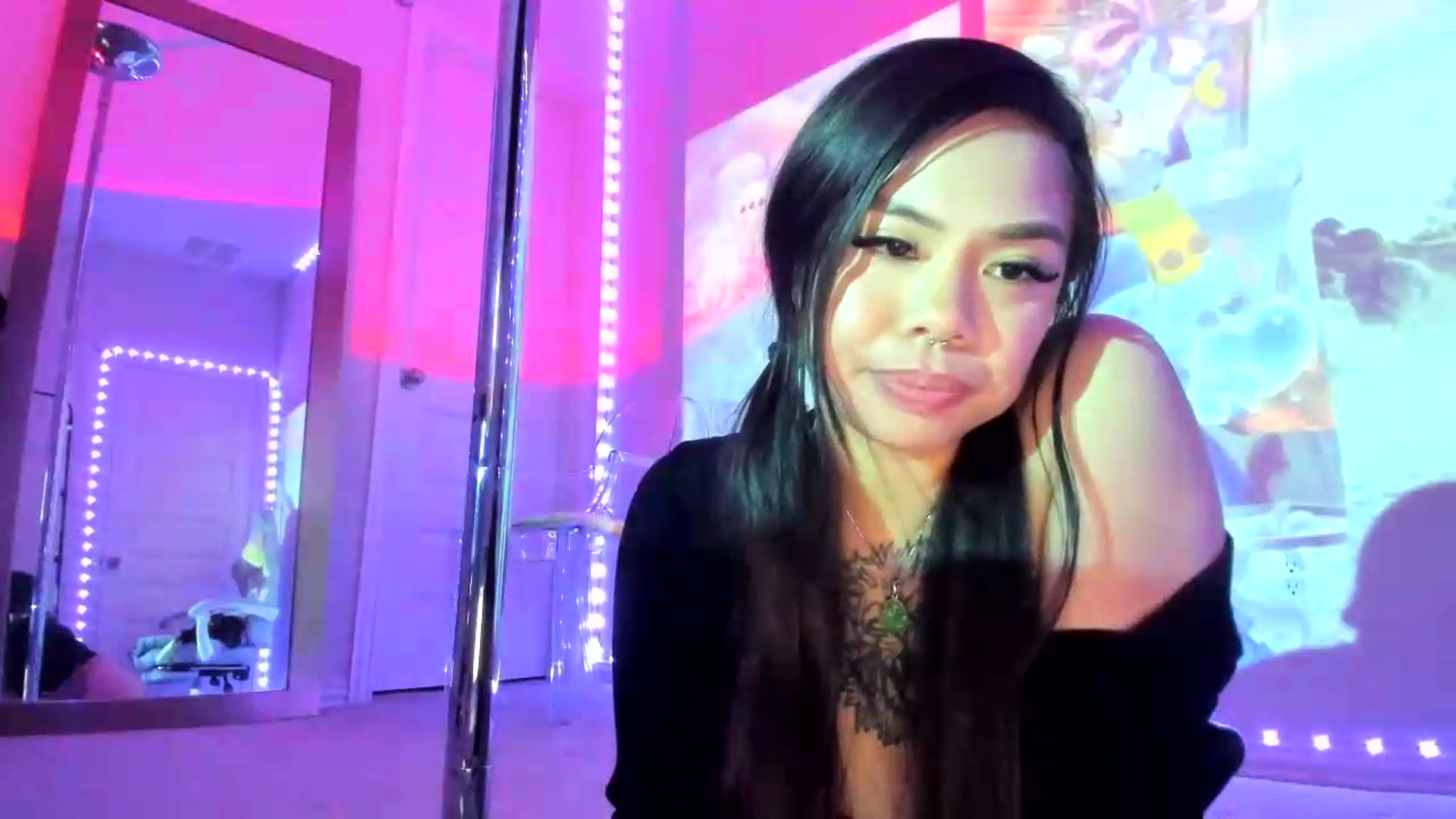 Gallery image thumbnail from dolllface's myfreecams stream on, 08/16/2026, 10:21 image 2 of 20
