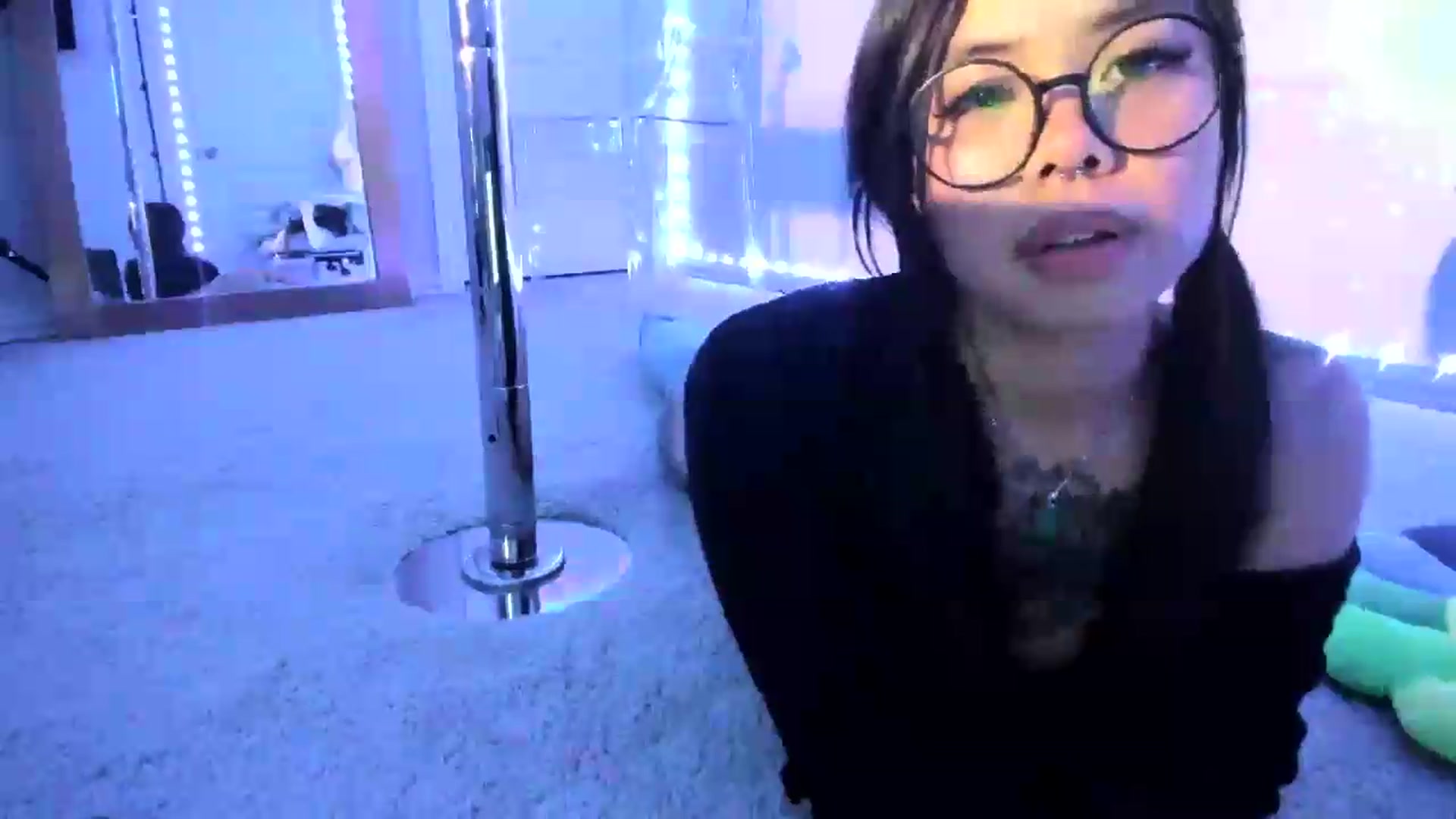 Gallery image thumbnail from dolllface's myfreecams stream on, 08/16/2026, 10:21 image 20 of 20