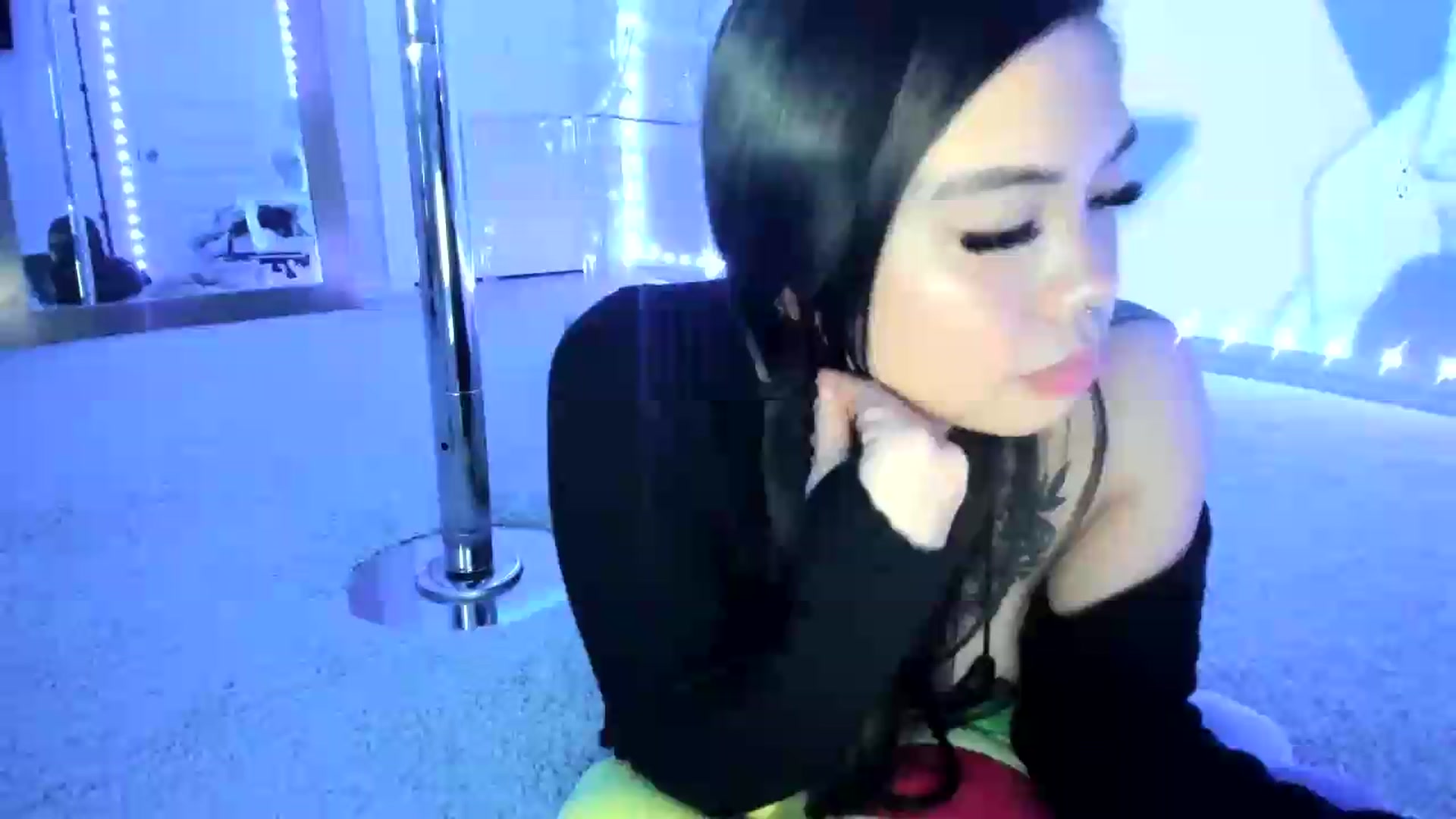 Gallery image thumbnail from dolllface's myfreecams stream on, 08/16/2026, 11:31 image 1 of 20