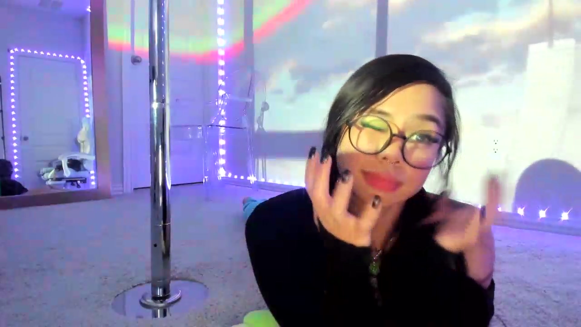 Gallery image thumbnail from dolllface's myfreecams stream on, 08/16/2026, 11:31 image 13 of 20