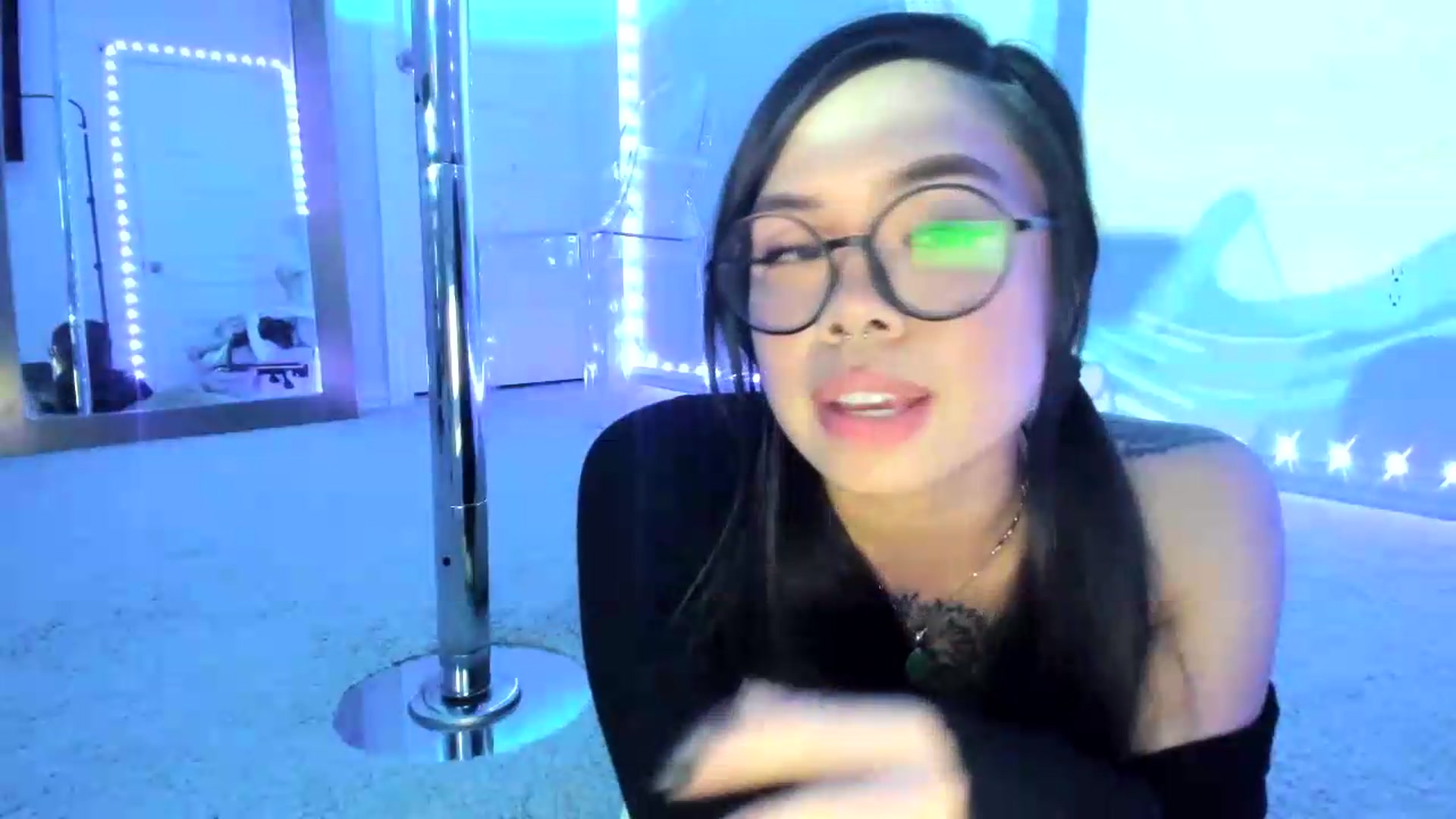 Gallery image thumbnail from dolllface's myfreecams stream on, 08/16/2026, 11:31 image 7 of 20