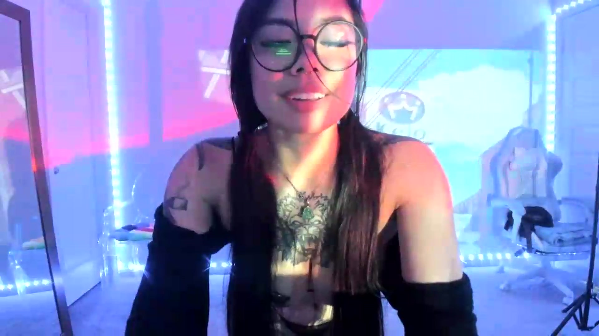 Gallery image thumbnail from dolllface's myfreecams stream on, 08/16/2026, 12:30 image 15 of 20