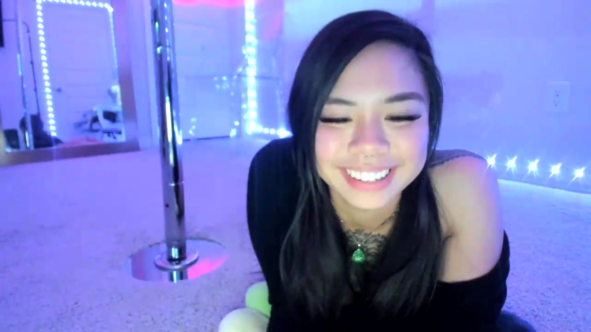 Gallery image thumbnail from dolllface's myfreecams stream on, 08/16/2026, 12:30 image 3 of 20