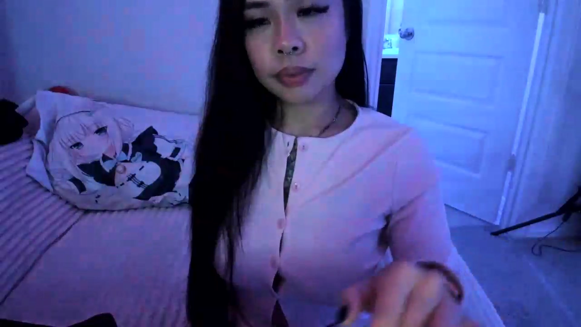 Gallery image thumbnail from dolllface's myfreecams stream on, 08/17/2026, 02:40 image 16 of 20