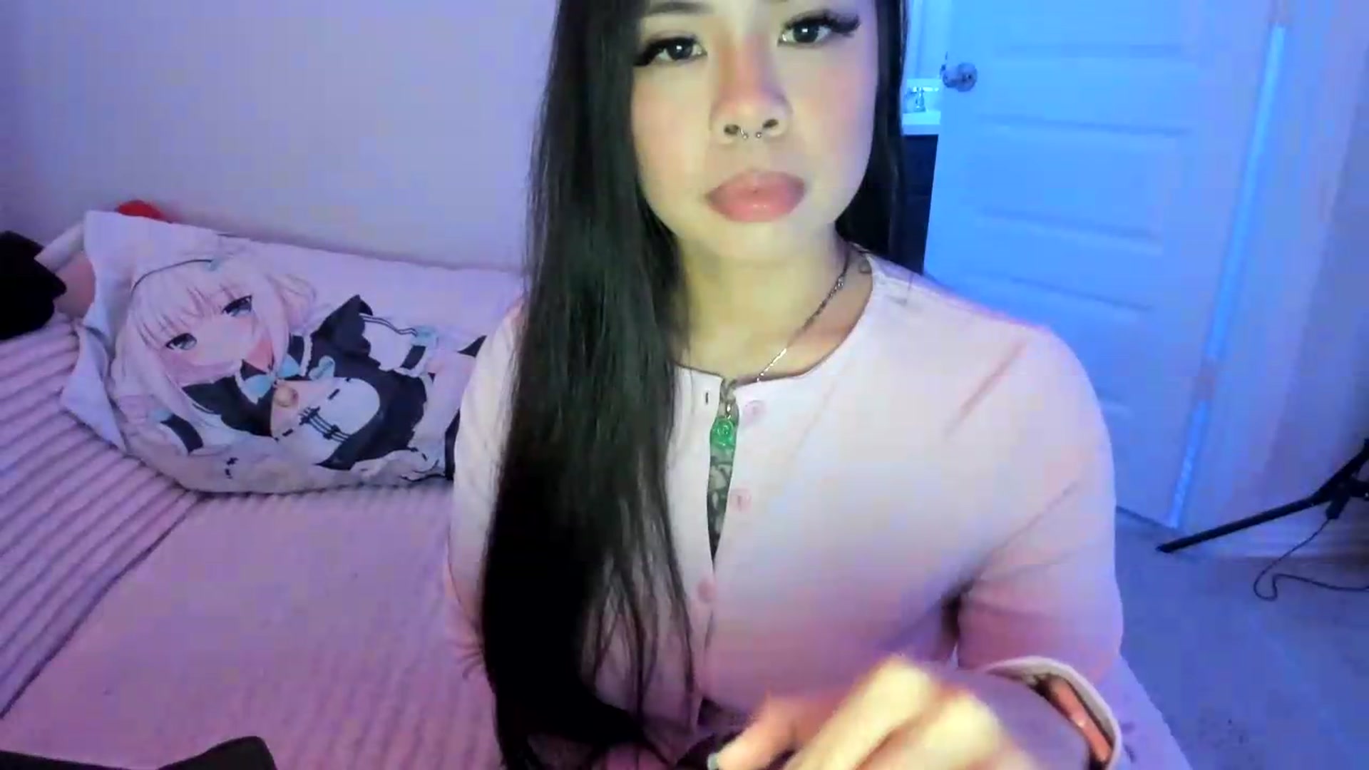 Gallery image thumbnail from dolllface's myfreecams stream on, 08/17/2026, 02:40 image 14 of 20