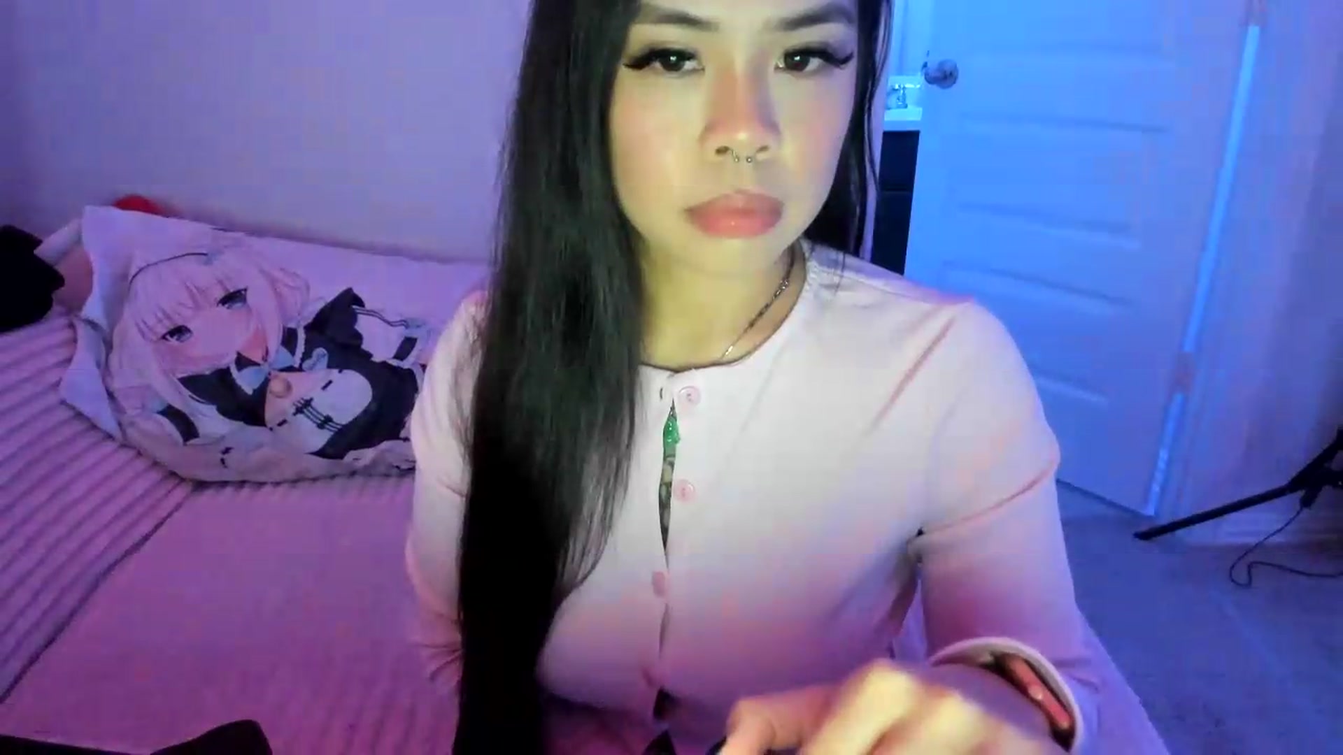 Gallery image thumbnail from dolllface's myfreecams stream on, 08/17/2026, 02:40 image 15 of 20