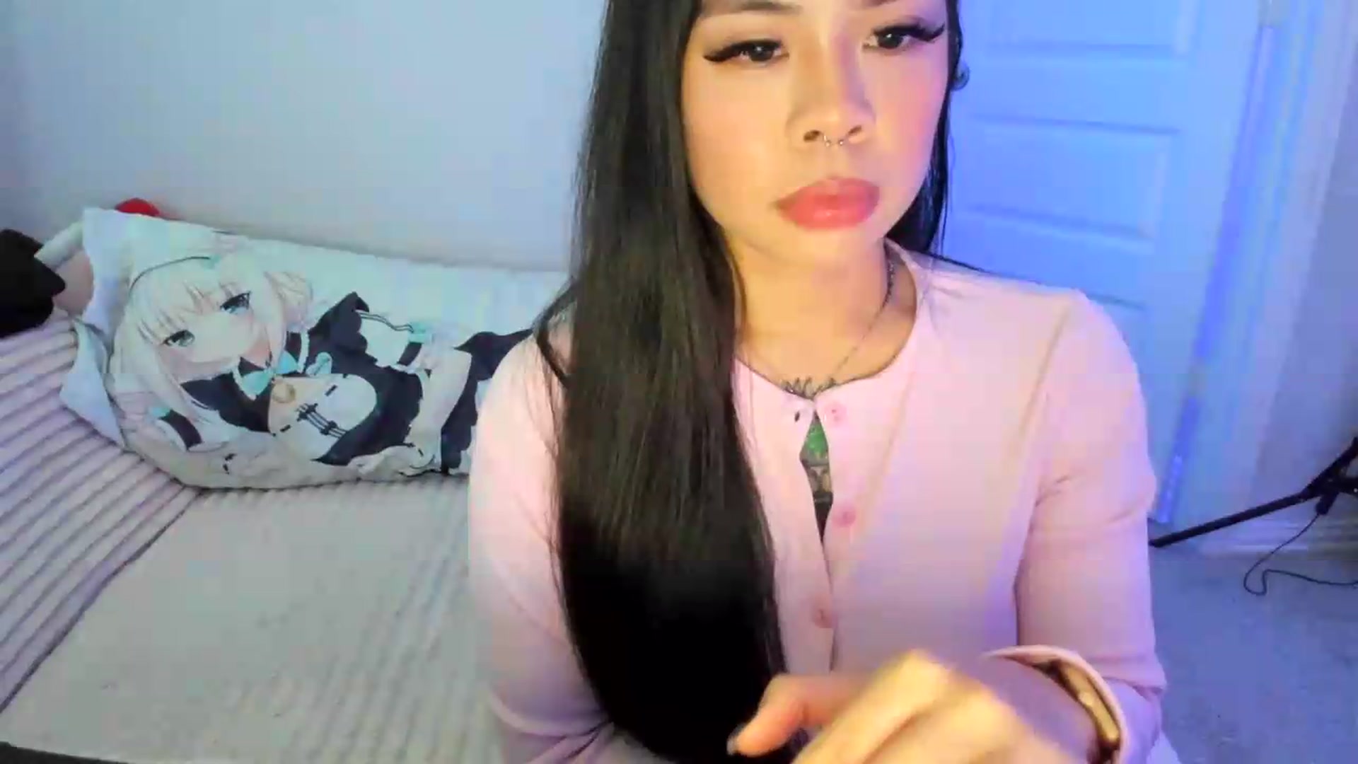 Gallery image thumbnail from dolllface's myfreecams stream on, 08/17/2026, 02:40 image 11 of 20